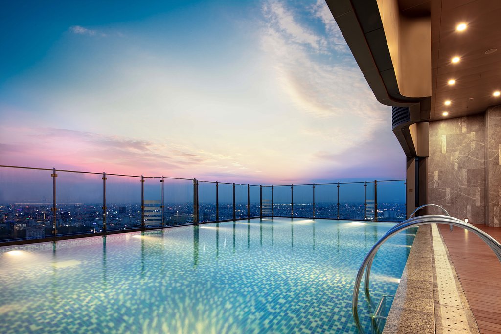 Vinpearl Landmark 81 Autograph Collection