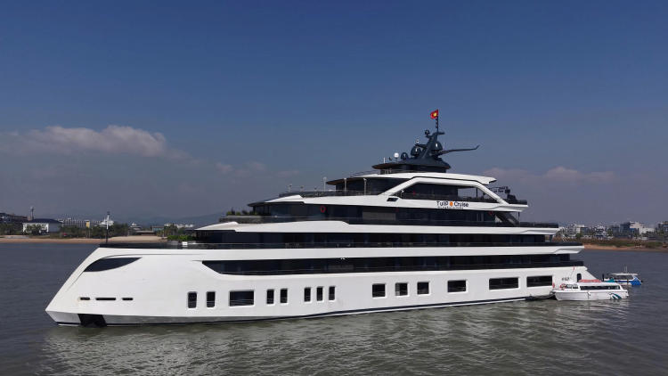 Du thuyền Tulip Cruise 5 sao vịnh Lan Hạ 2 ngày 1 đêm