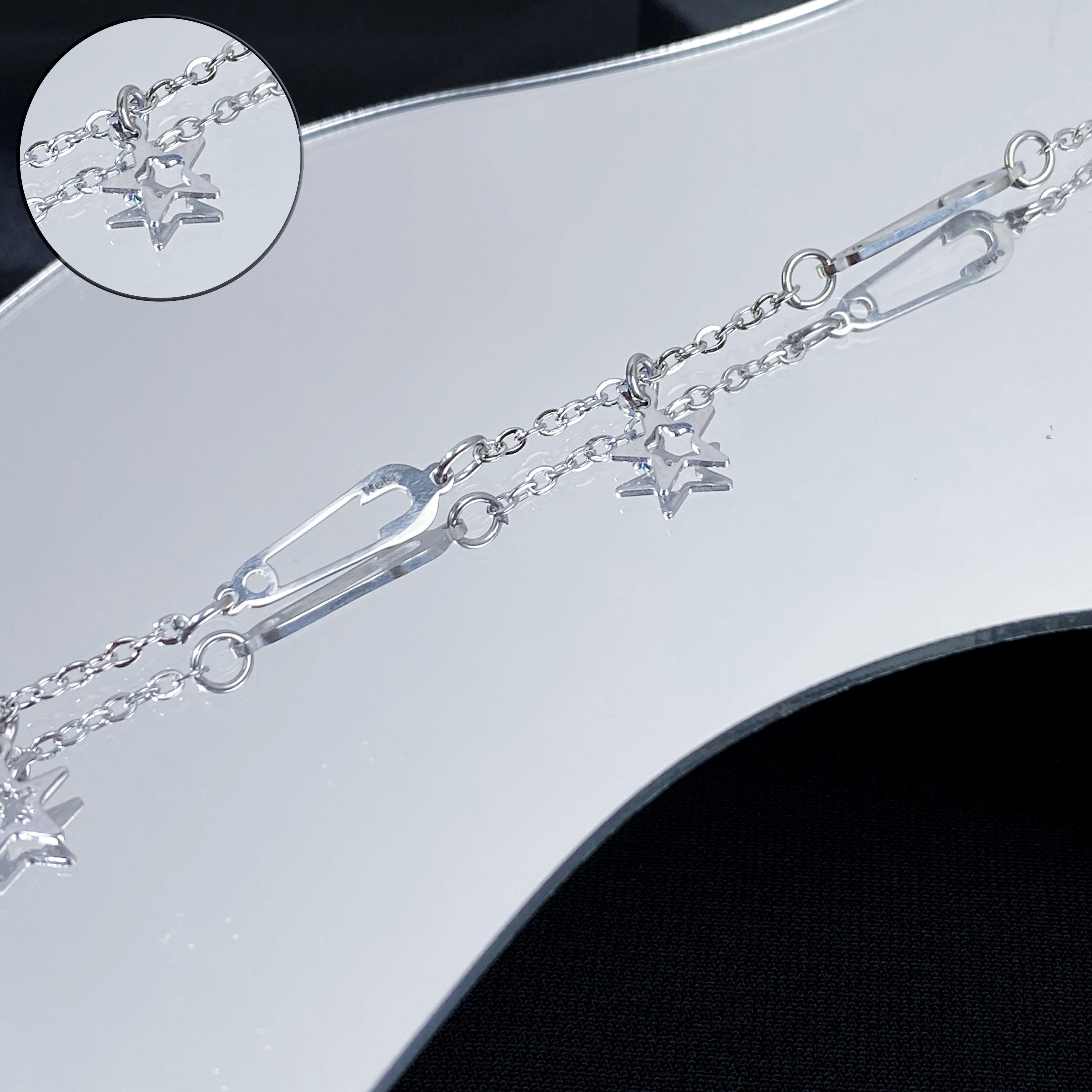 Lăc chân safety pin bầu trời đầy sao V2 Titanium không đen rỉ-   Titan trang sức chính hãng