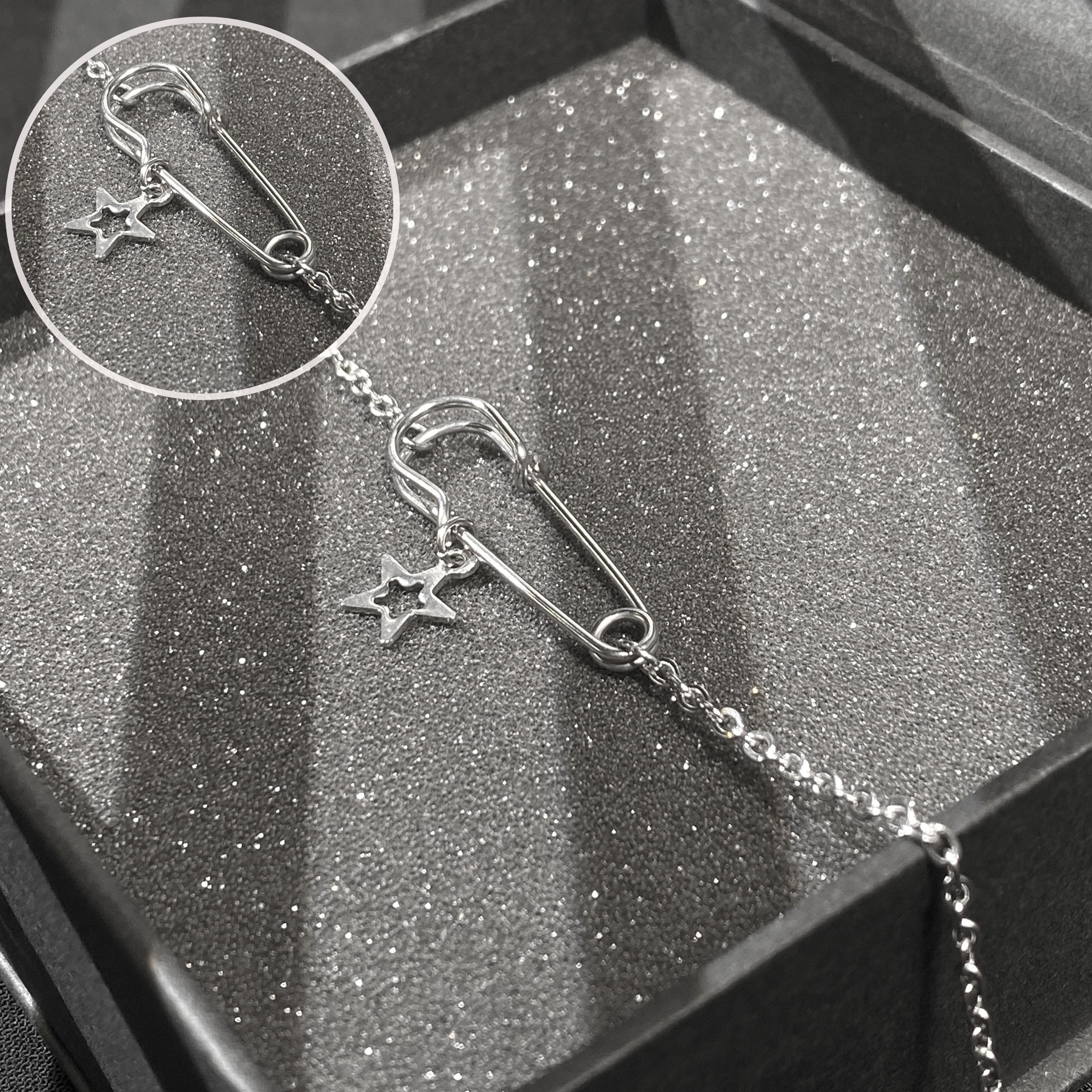 Vòng Tay Safety Pin Dây Trơn Vì Sao ? Titanium Không Ghỉ - vòng tay nữ Safety Pins Phụ Kiện