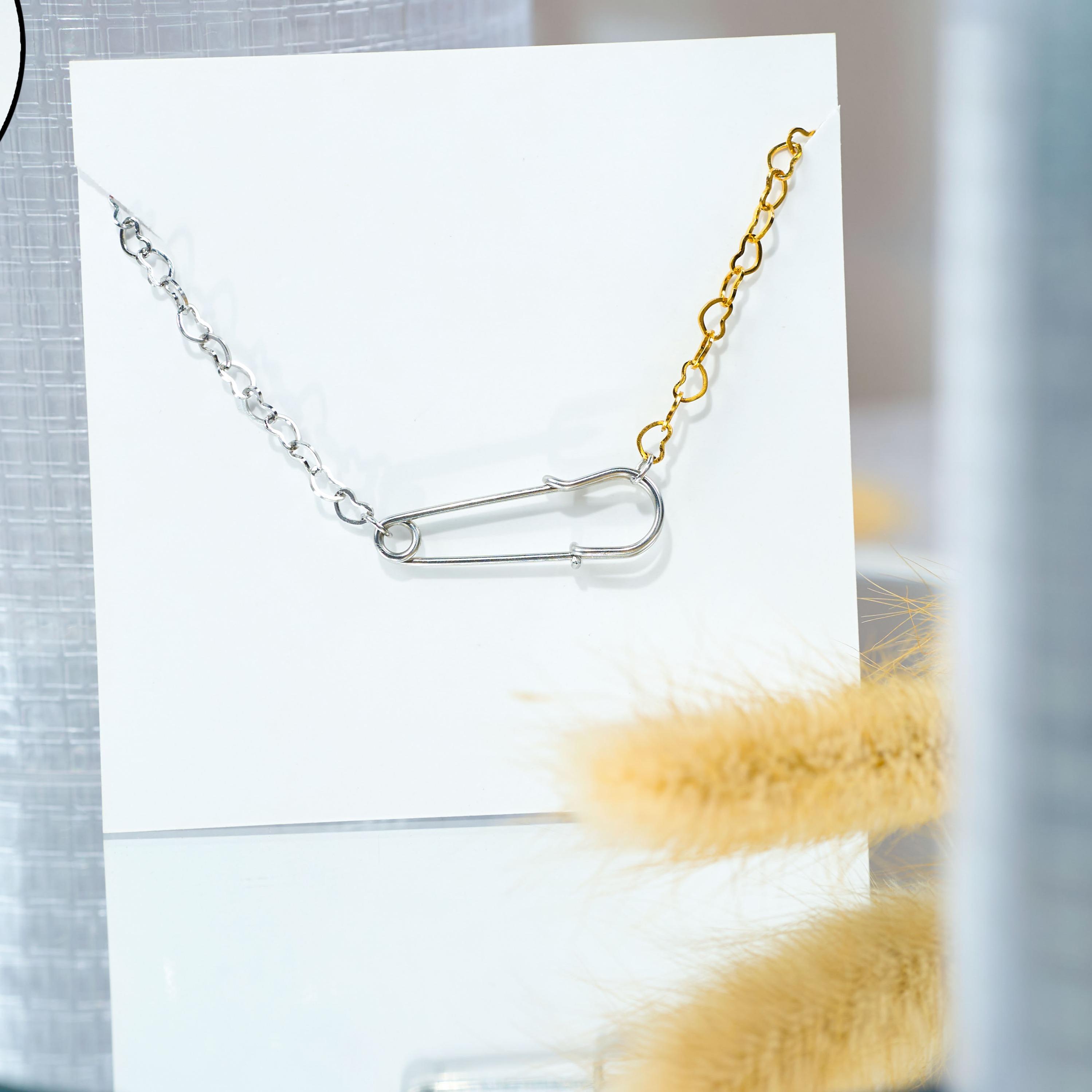 Vòng tay Safety Pin Heart Breaker - Lắc Tay Nữ. Phụ Kiện  Titanium - Không Đen Rỉ Xuống Màu