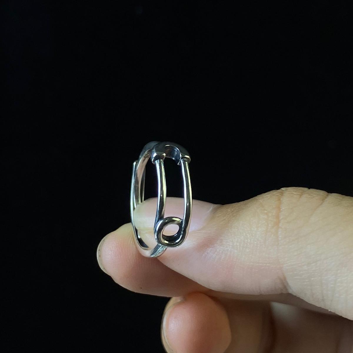 Nhẫn Safetypins, Nhẫn hình ghim giấy chất liệu bạc S925, Nhẫn thời trang Hàn Quốc - Tặng kèm nước rửa bạc