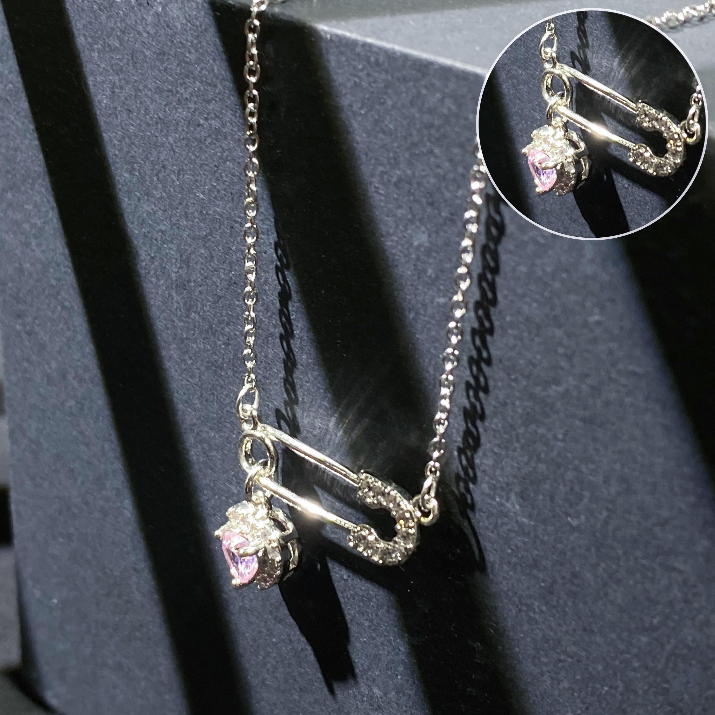 Vòng tay safety pin đính đá trái tim lấp lánh - Đọc mô tả