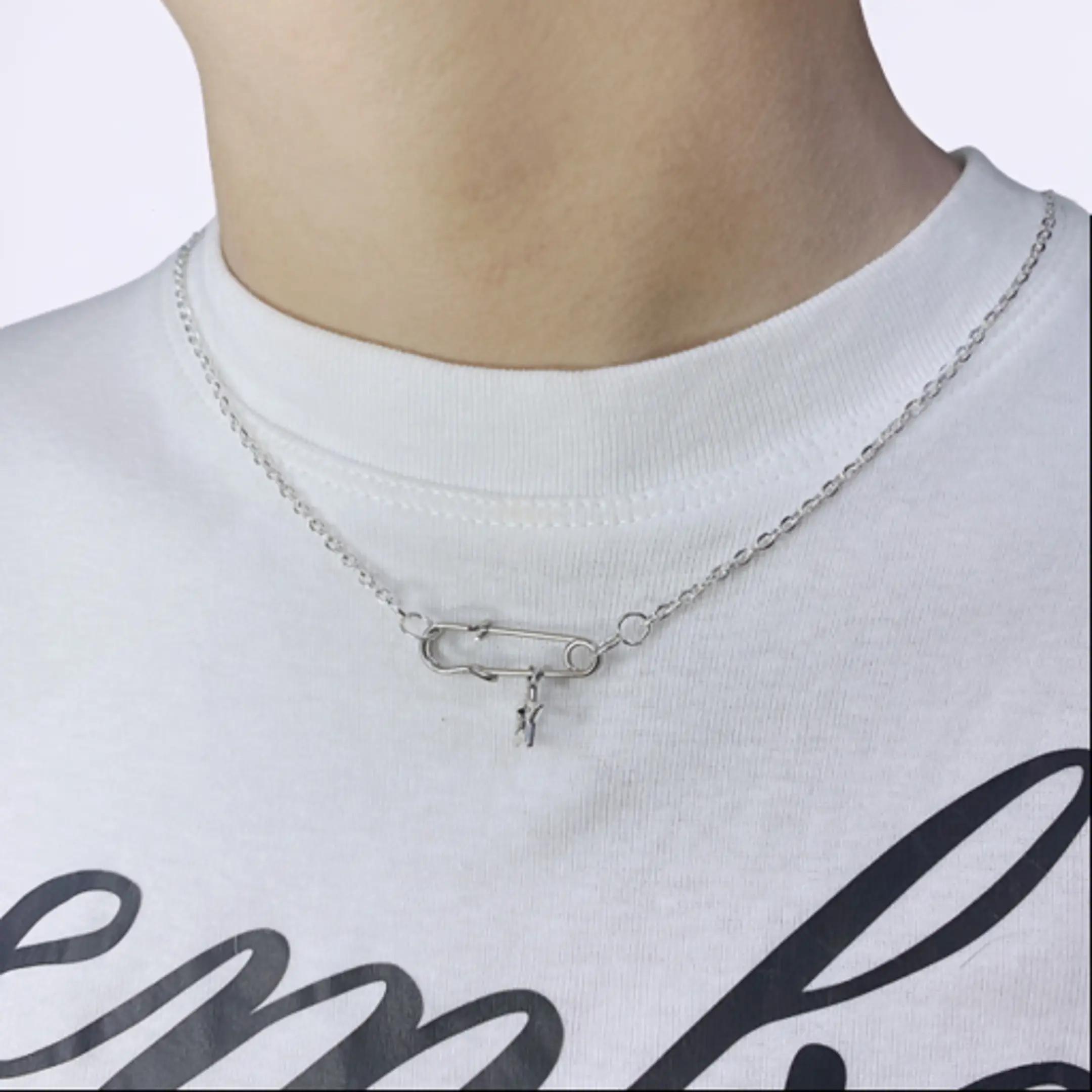 Dây chuyền Safety pin Star - Chất Liệu Titanium không rỉ - Women Trang Sức