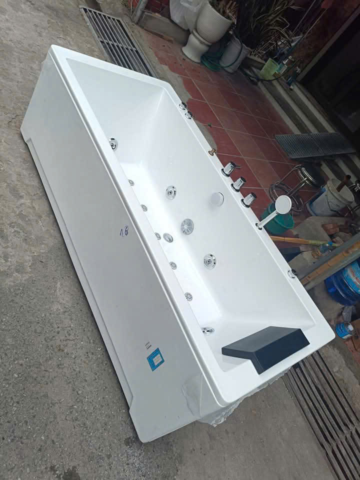 Bồn Tắm Chữ Nhật Massage MKT-18