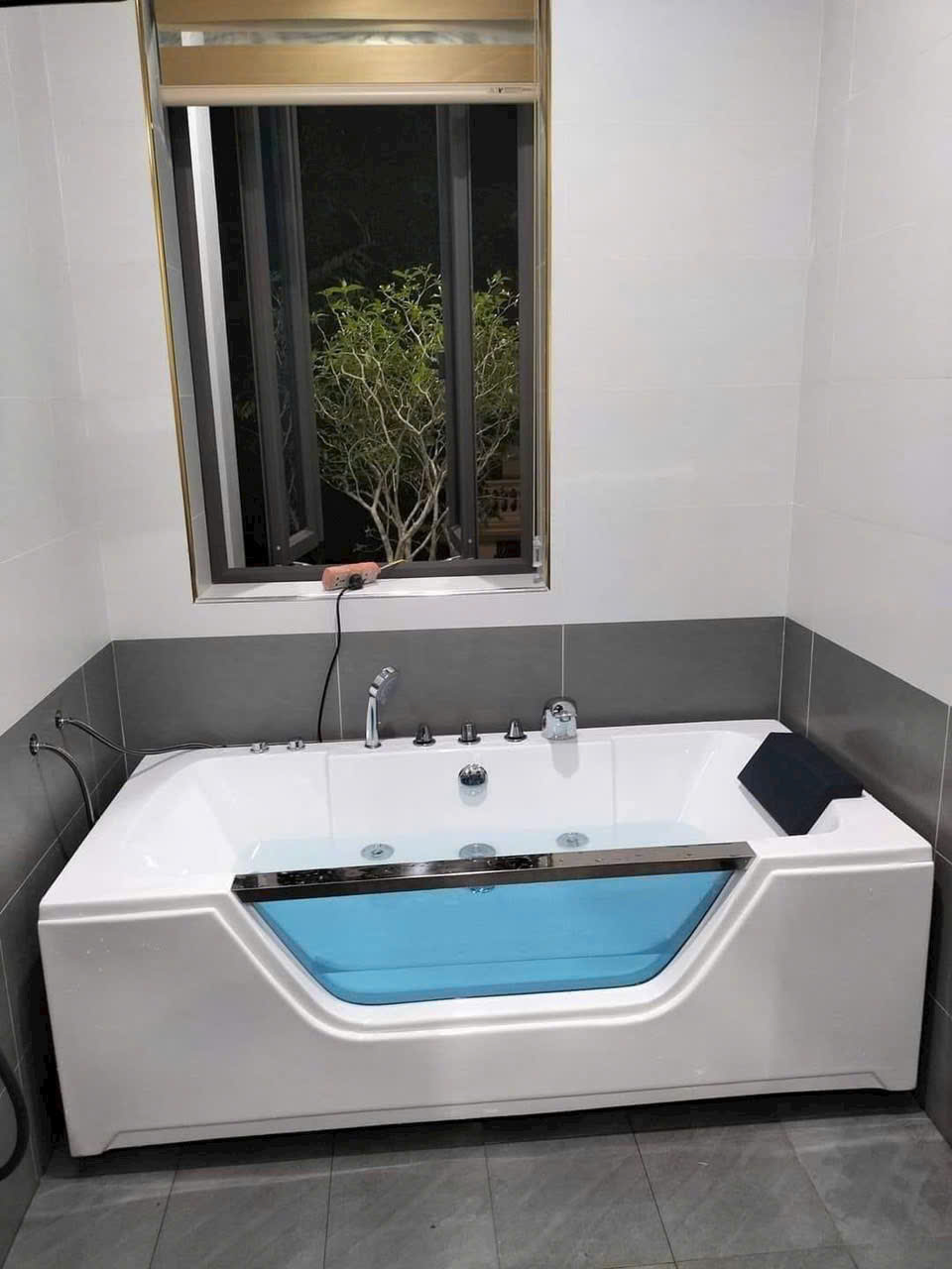 Bồn Tắm Kính Massage KT-17