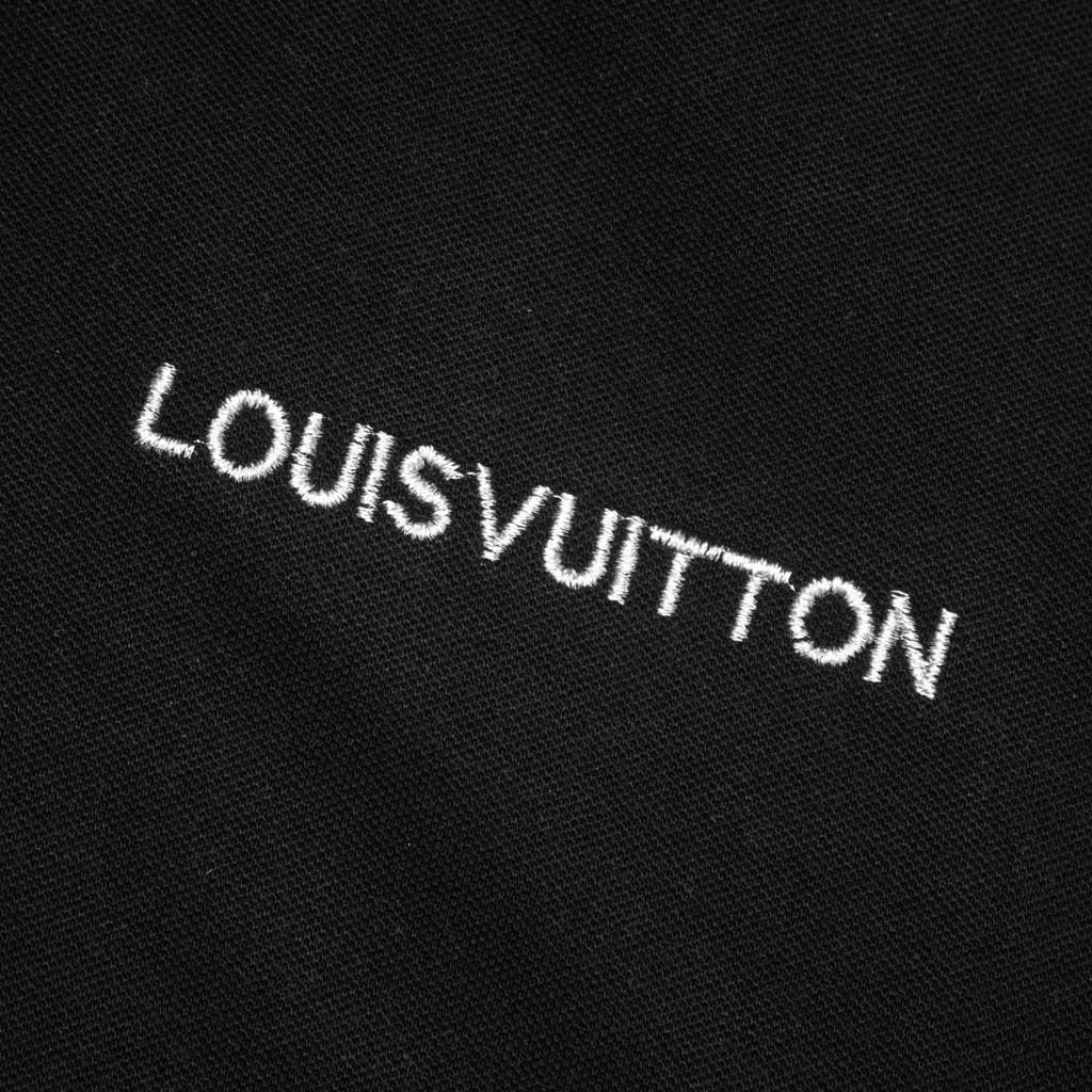 Polo Louis Vuitton Cổ Đính Logo Titan