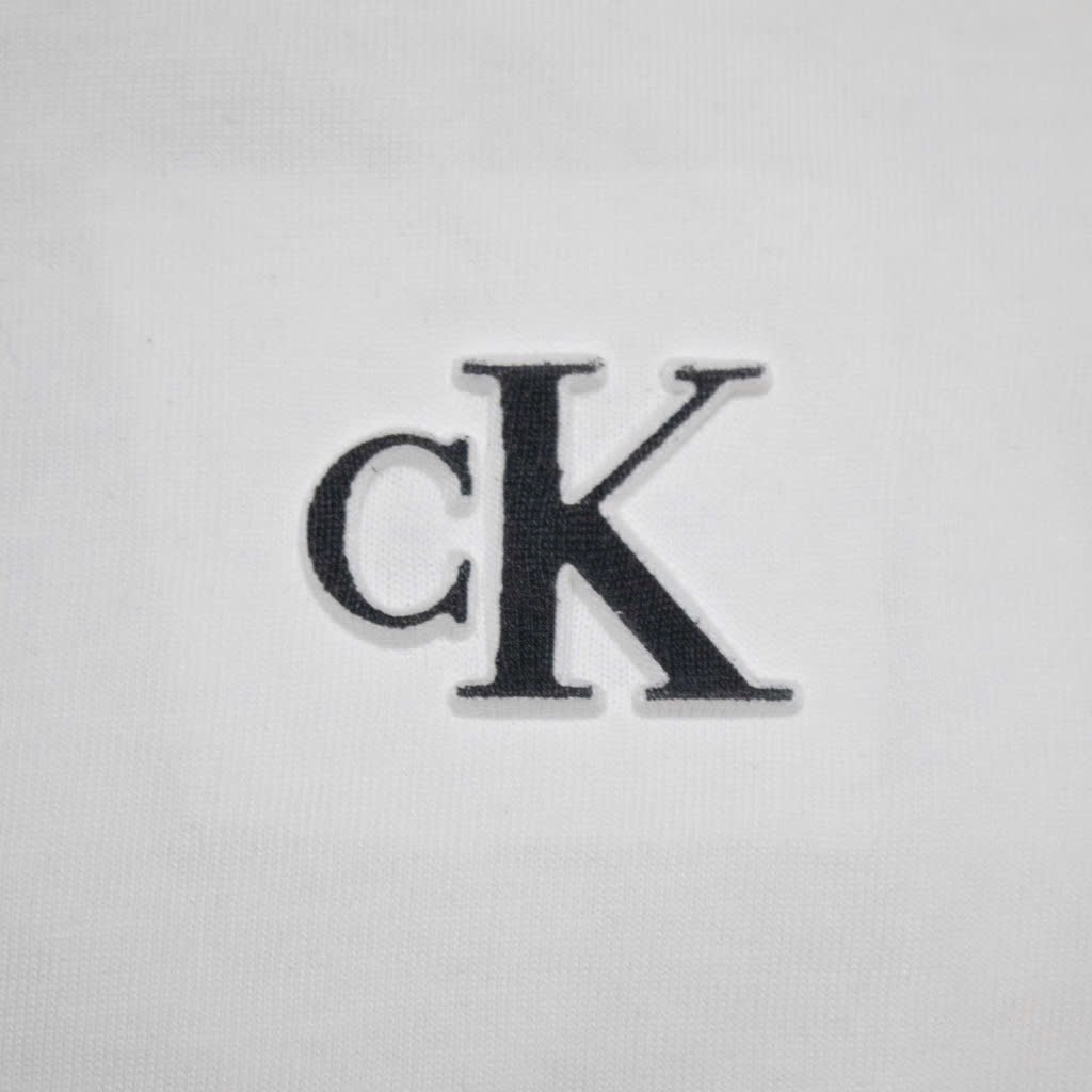 Áo Thun Calvin Klein In Phồng (Trắng)