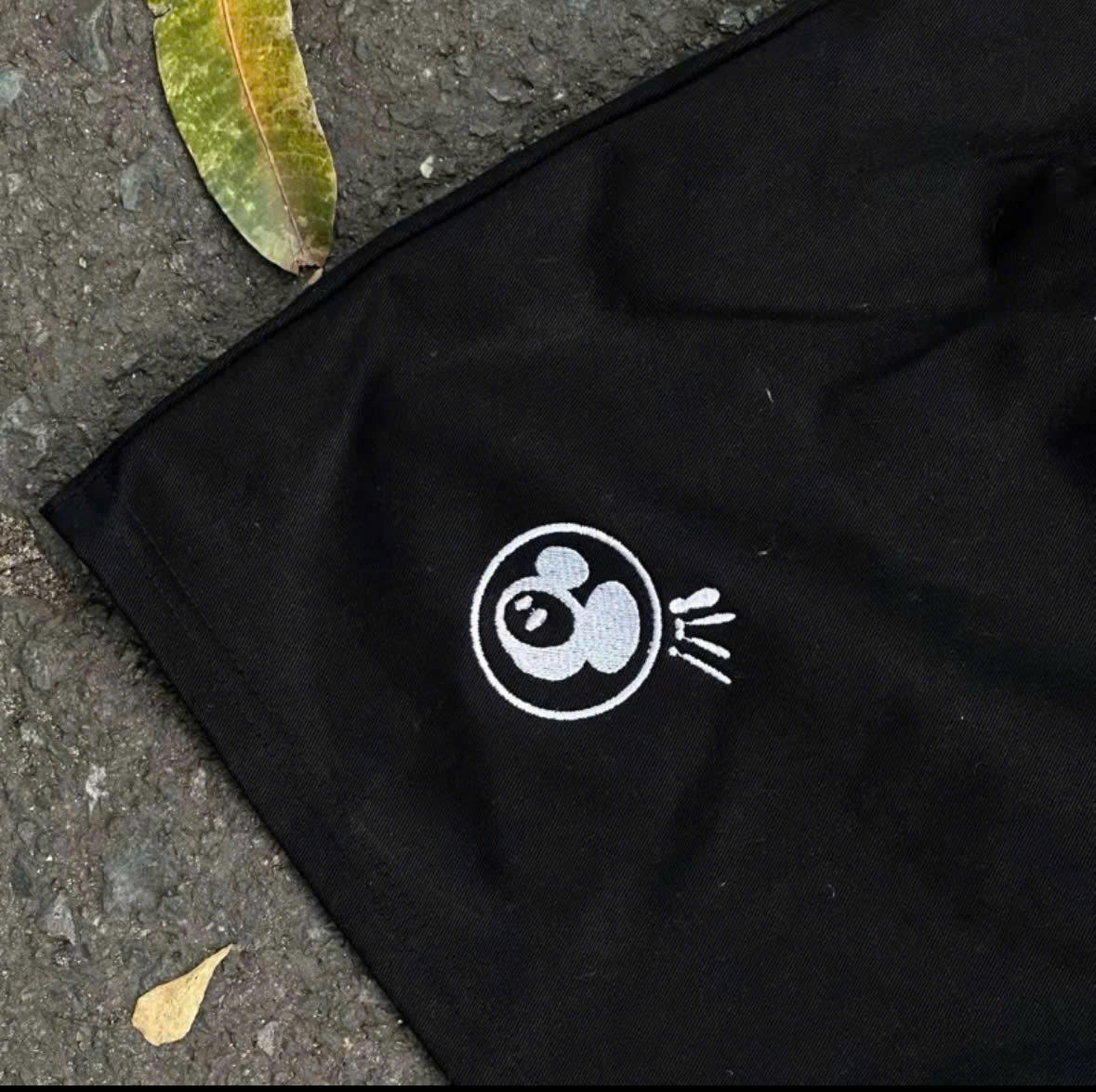 Quần Short Kaki Poppop Thêu