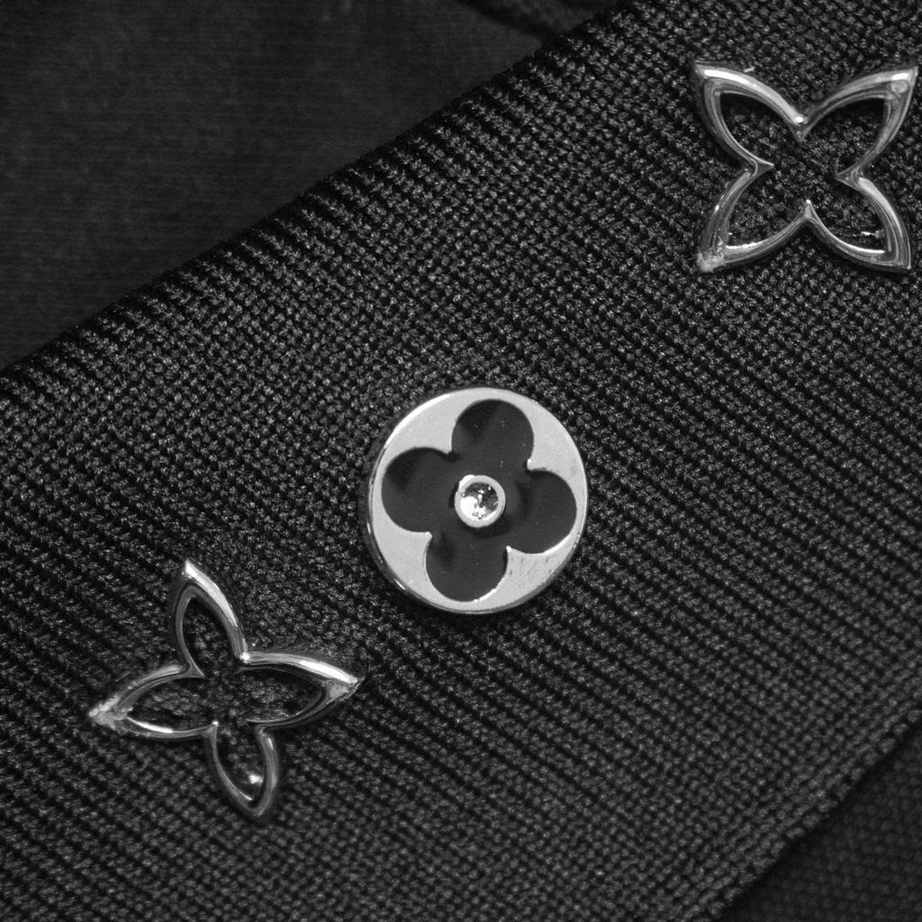 Polo Louis Vuitton Cổ Đính Logo Titan