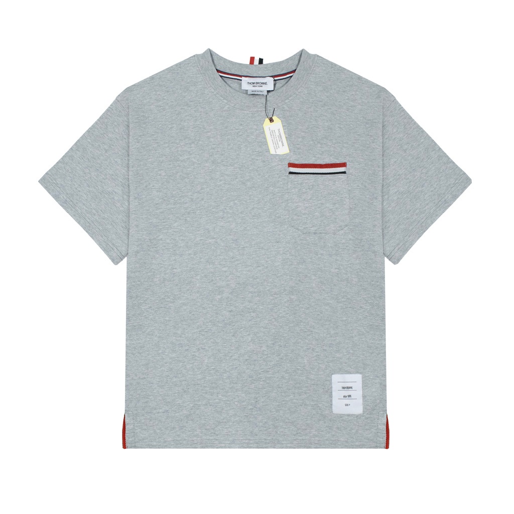 Áo Thun Thom Browne Viền Túi