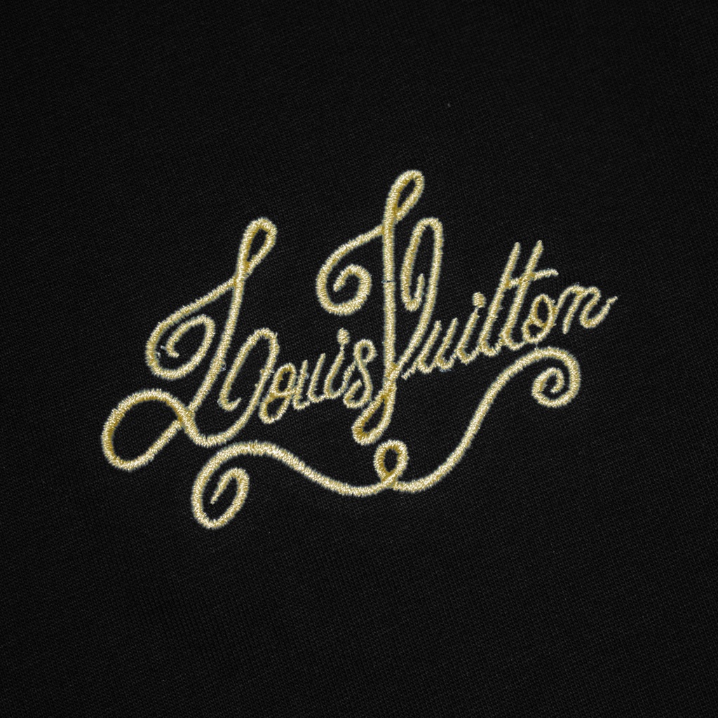 Áo Thun LV Louis Vuitton Thêu Chữ Vàng Xích Tay