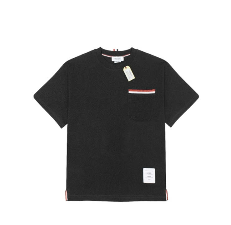 Áo Thun Thom Browne Viền Túi