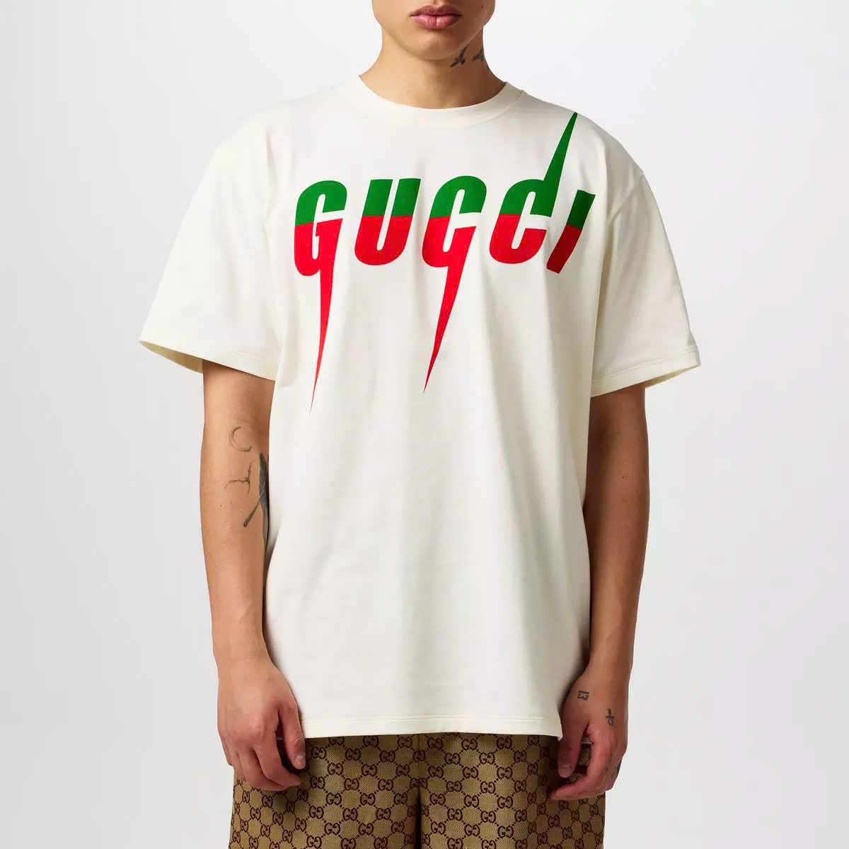 Áo thun GC Gucci Blade Print (Màu Kem)