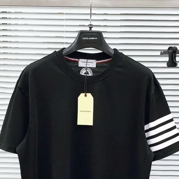 Áo Thun Thom Browne Tay Sọc Basic