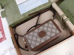 Túi Soft Trunk Đeo Chéo DC-08 GC Interlocking