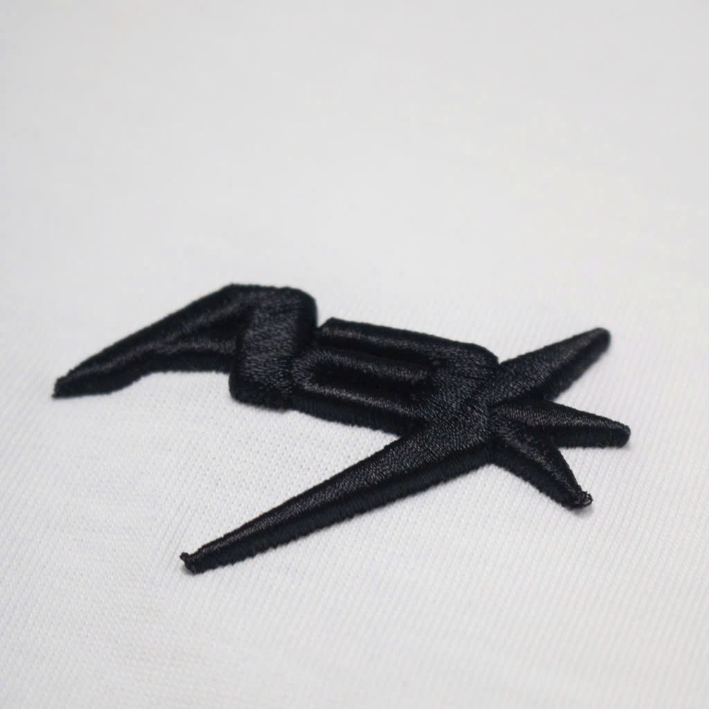 Áo Thun Aa Racing Logo Thêu - Trắng