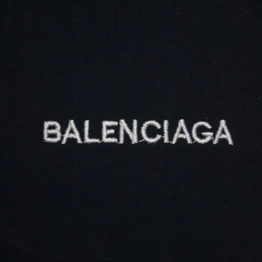 Áo Thun Balenciaga Thêu Da Mặt Sau