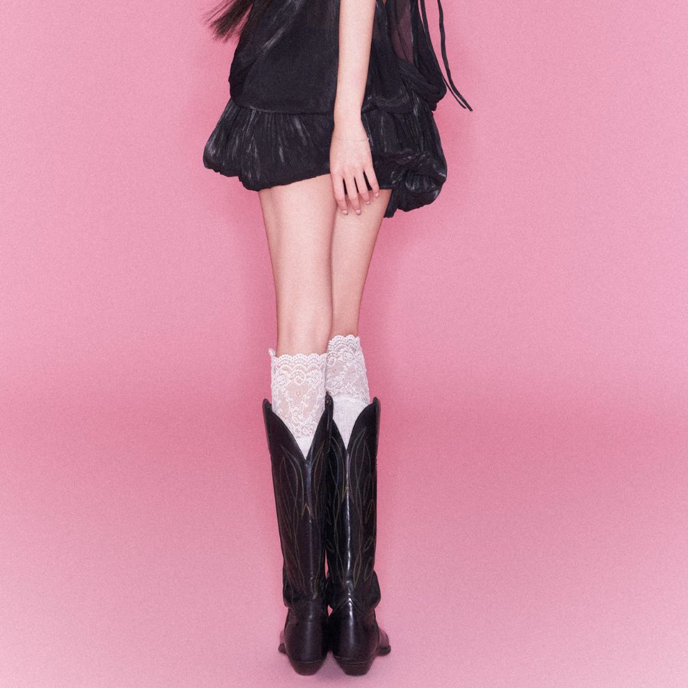 Quần shorts đen lụa - Black Darcy Shorts