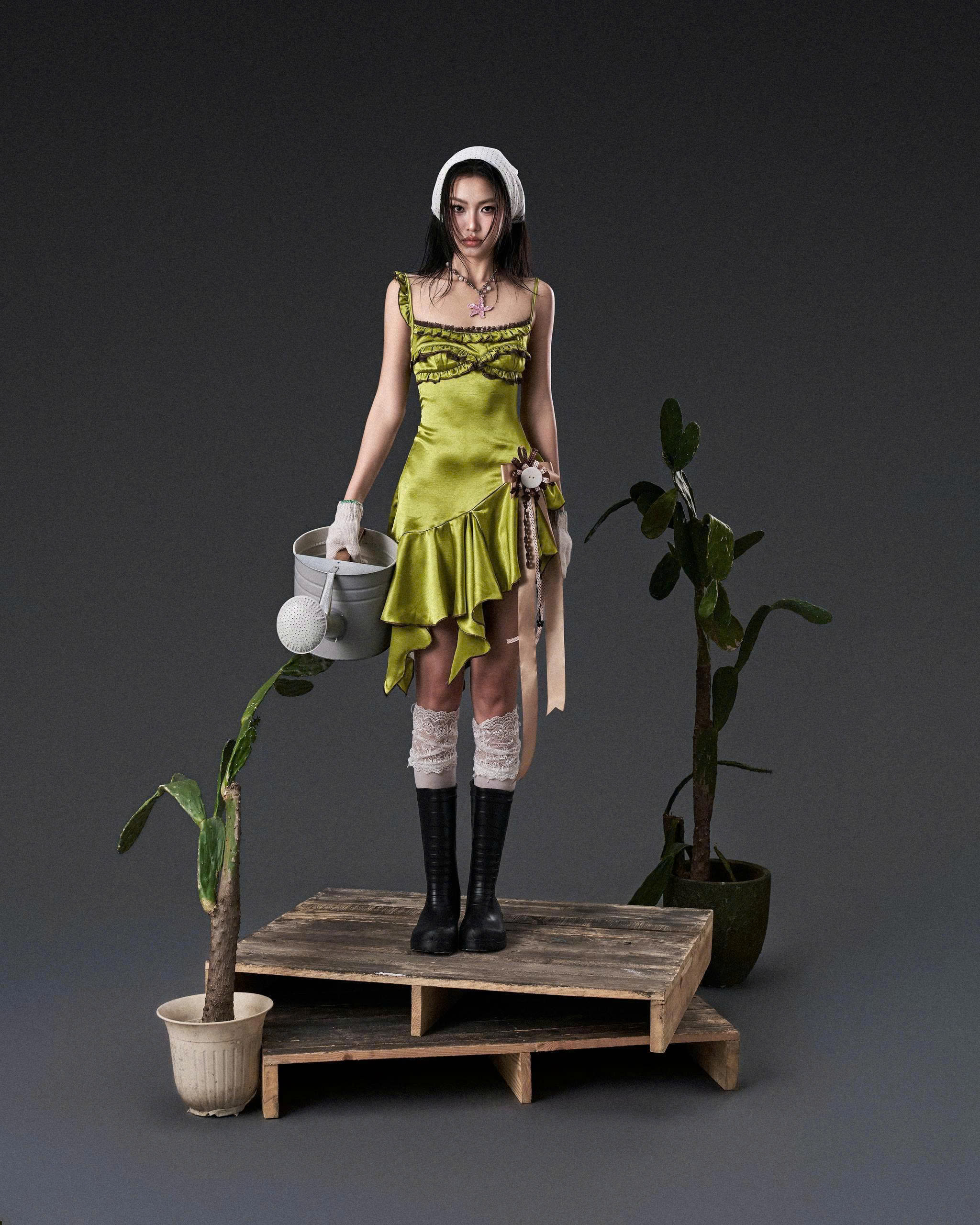 Đầm ngắn hai dây lụa Triều Dương phối bèo vạt xéo xanh lá mạ - Fern Dress