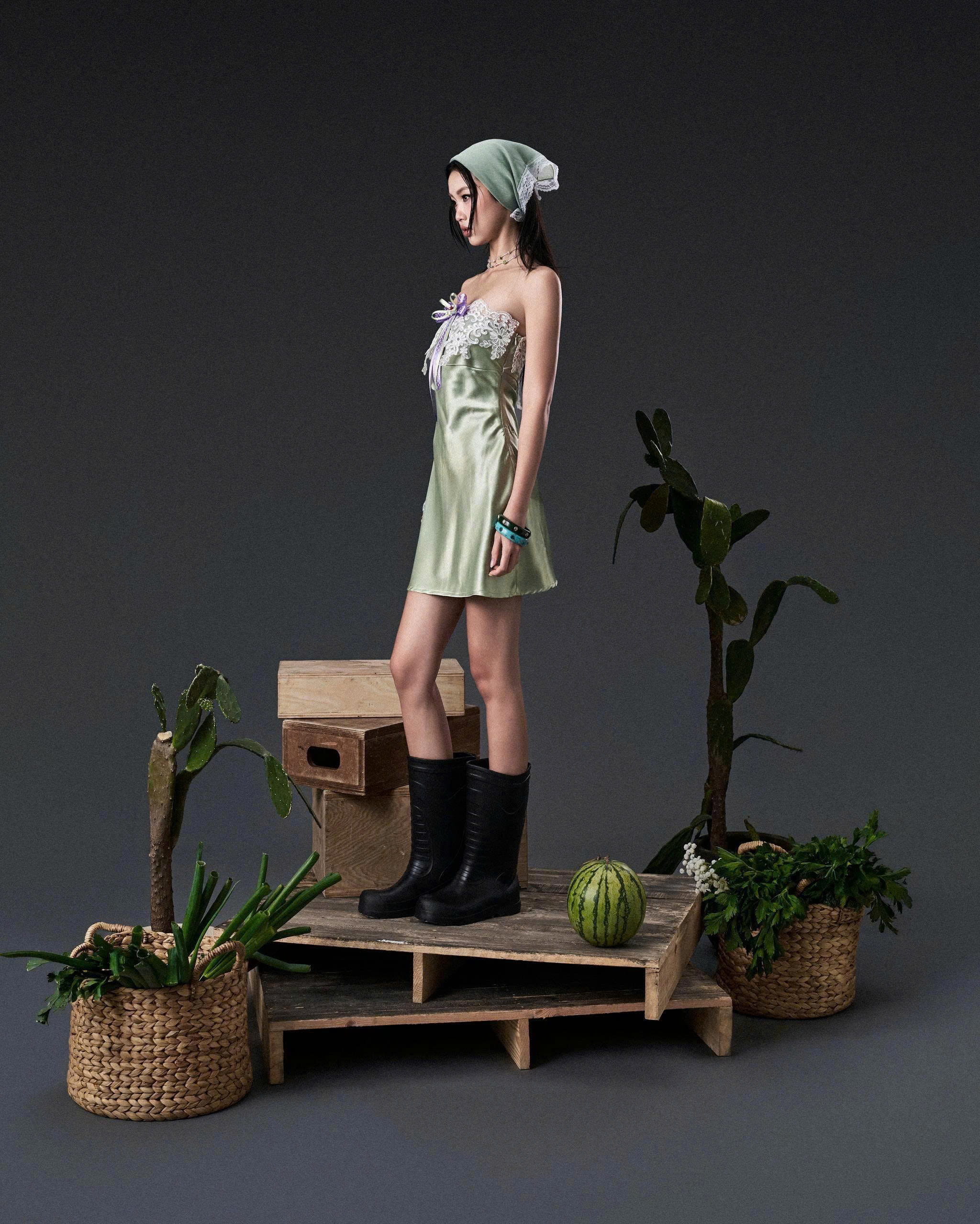 Đầm lụa ngắn không tay xanh bơ phối ren trắng - Cacti Dress