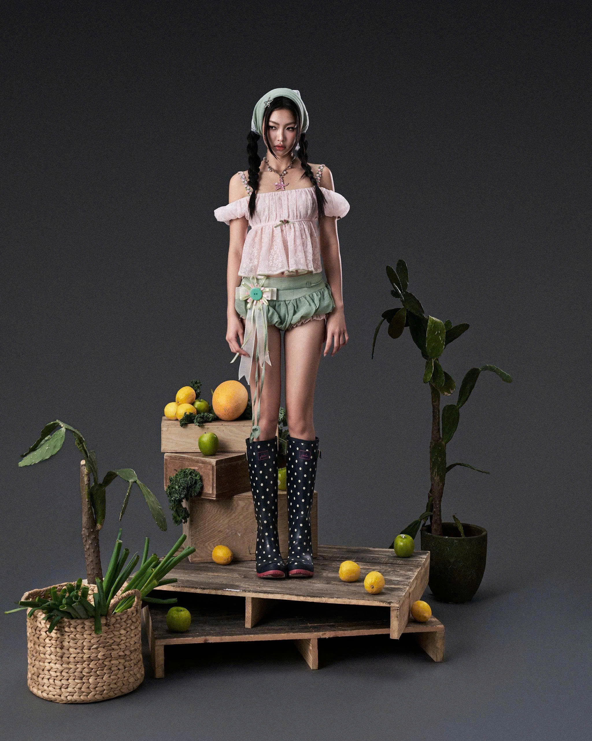 Áo babydoll tay búp trễ vai hồng phấn phối hai dây hoa nhí - Yuyu Top