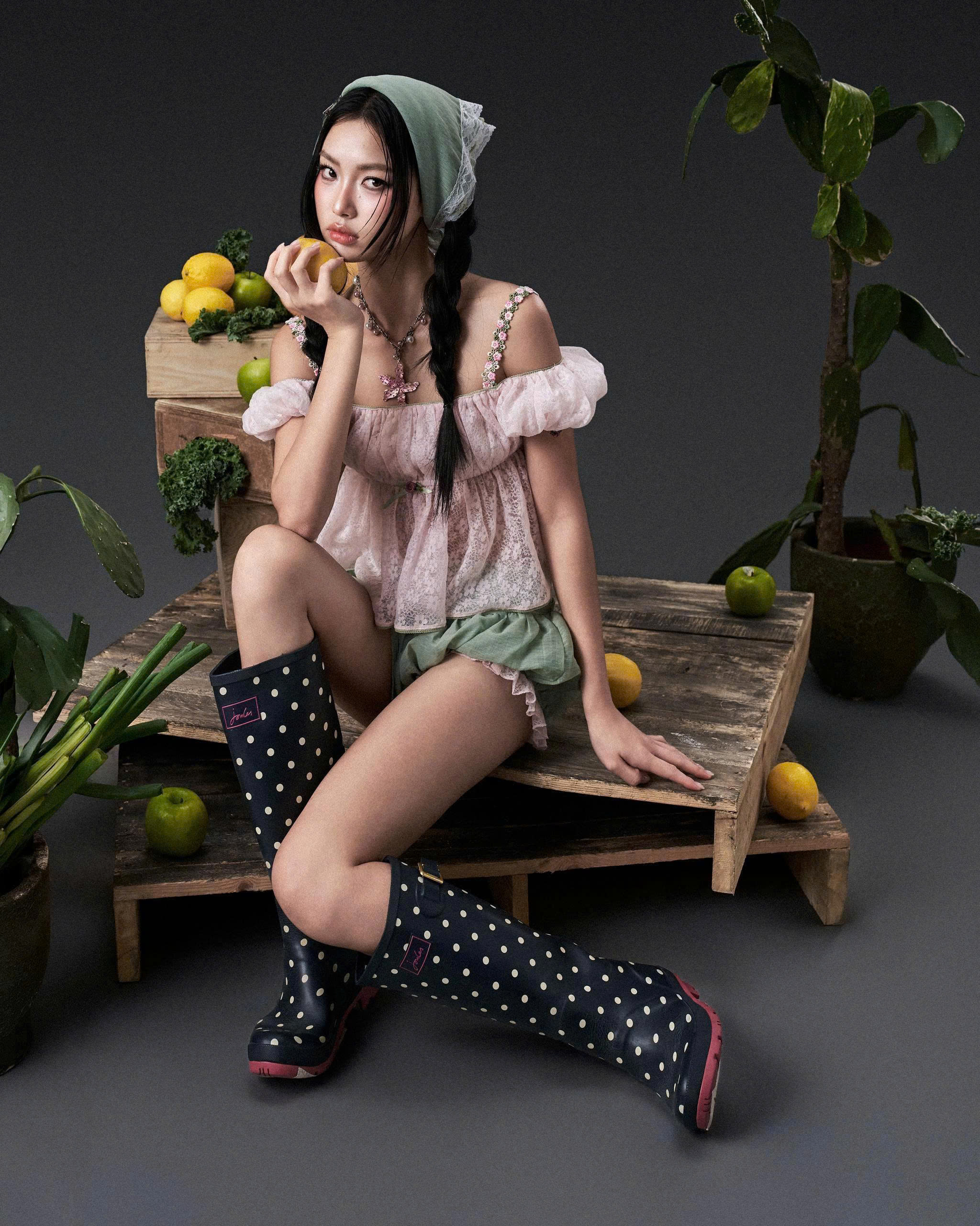 Áo babydoll tay búp trễ vai hồng phấn phối hai dây hoa nhí - Yuyu Top