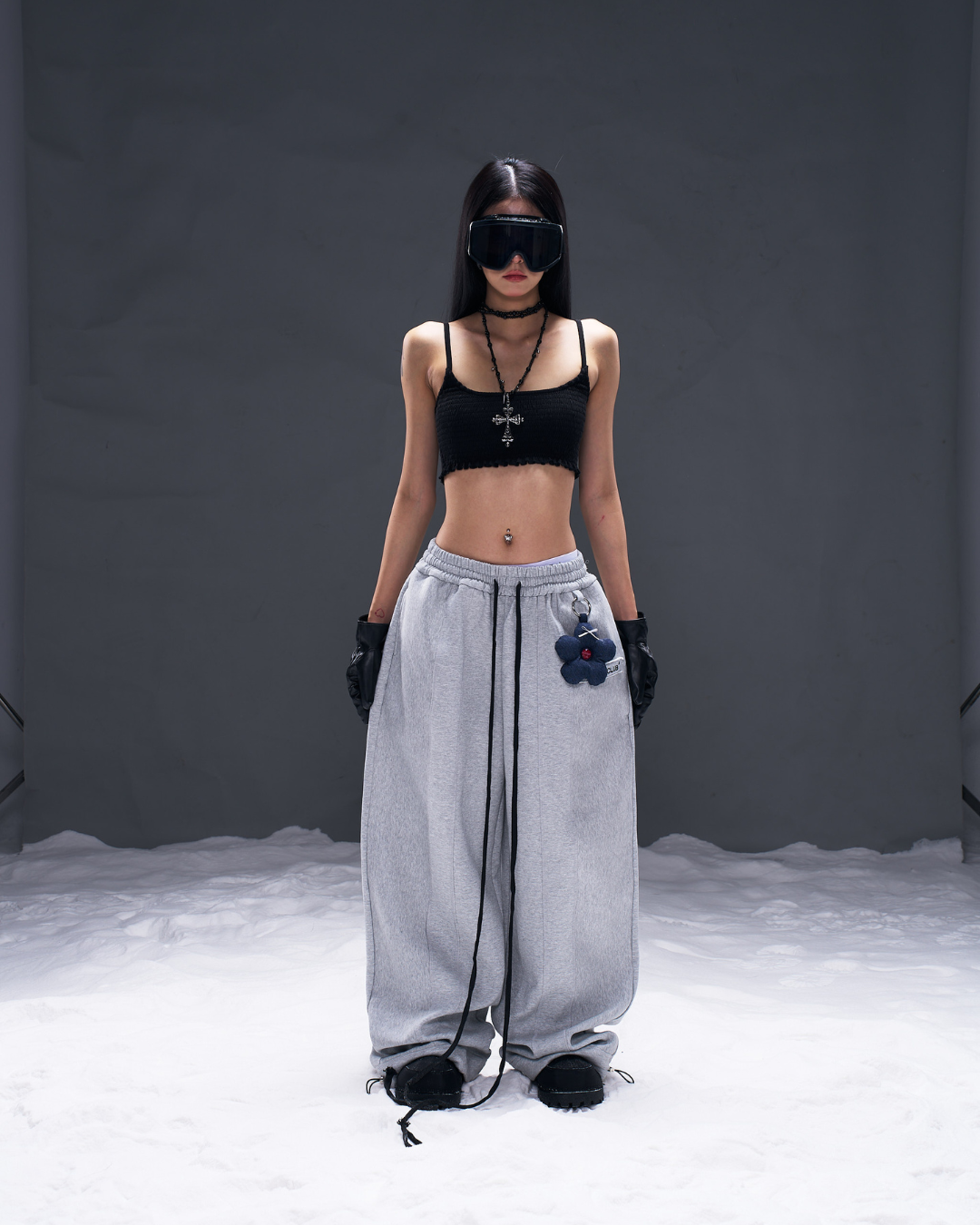 Áo hai dây croptop smocking đen - Black Riot Croptop