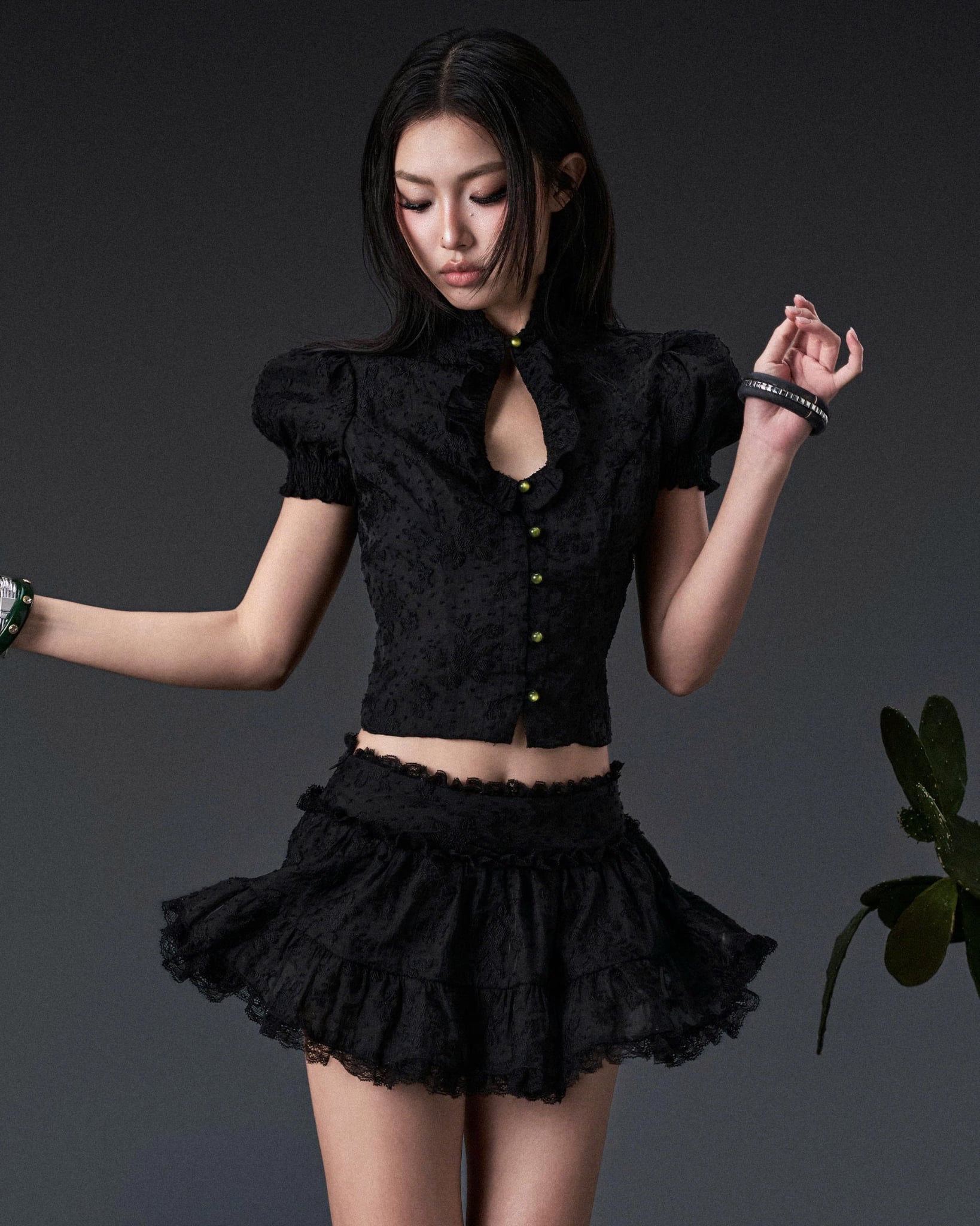 Áo ren sơ mi xuyên thấu tay búp đen - Black Berry Top