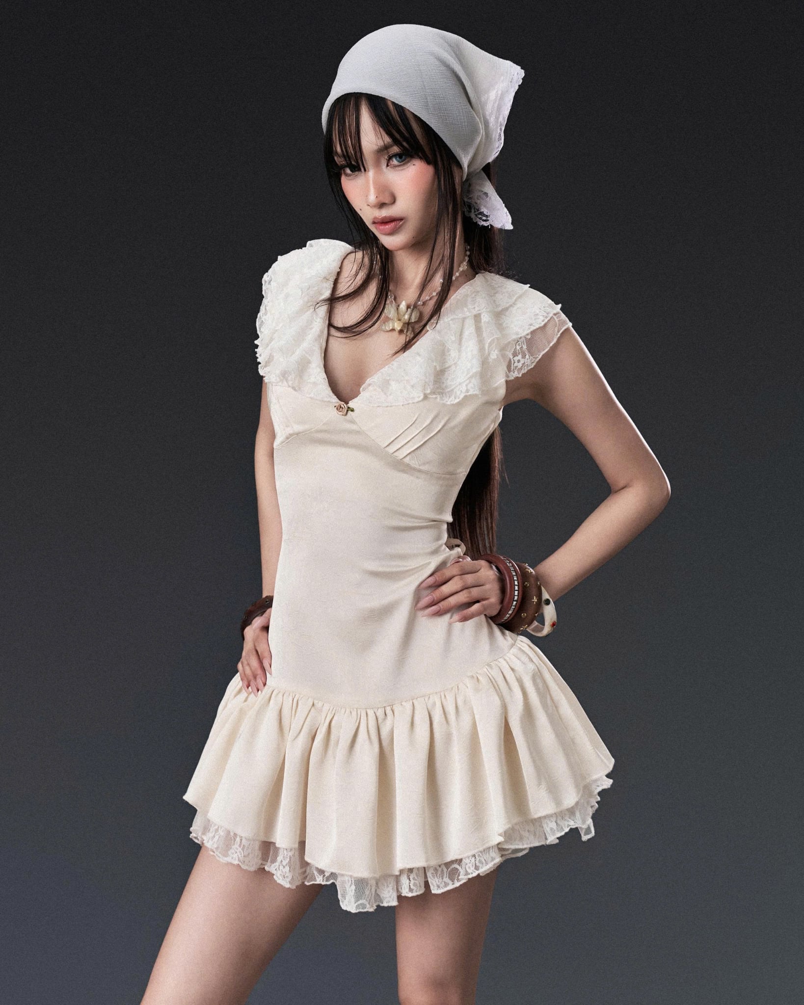 Đầm ngắn màu kem cổ V đuôi xòe layer 2 lớp - Eggshell Dress