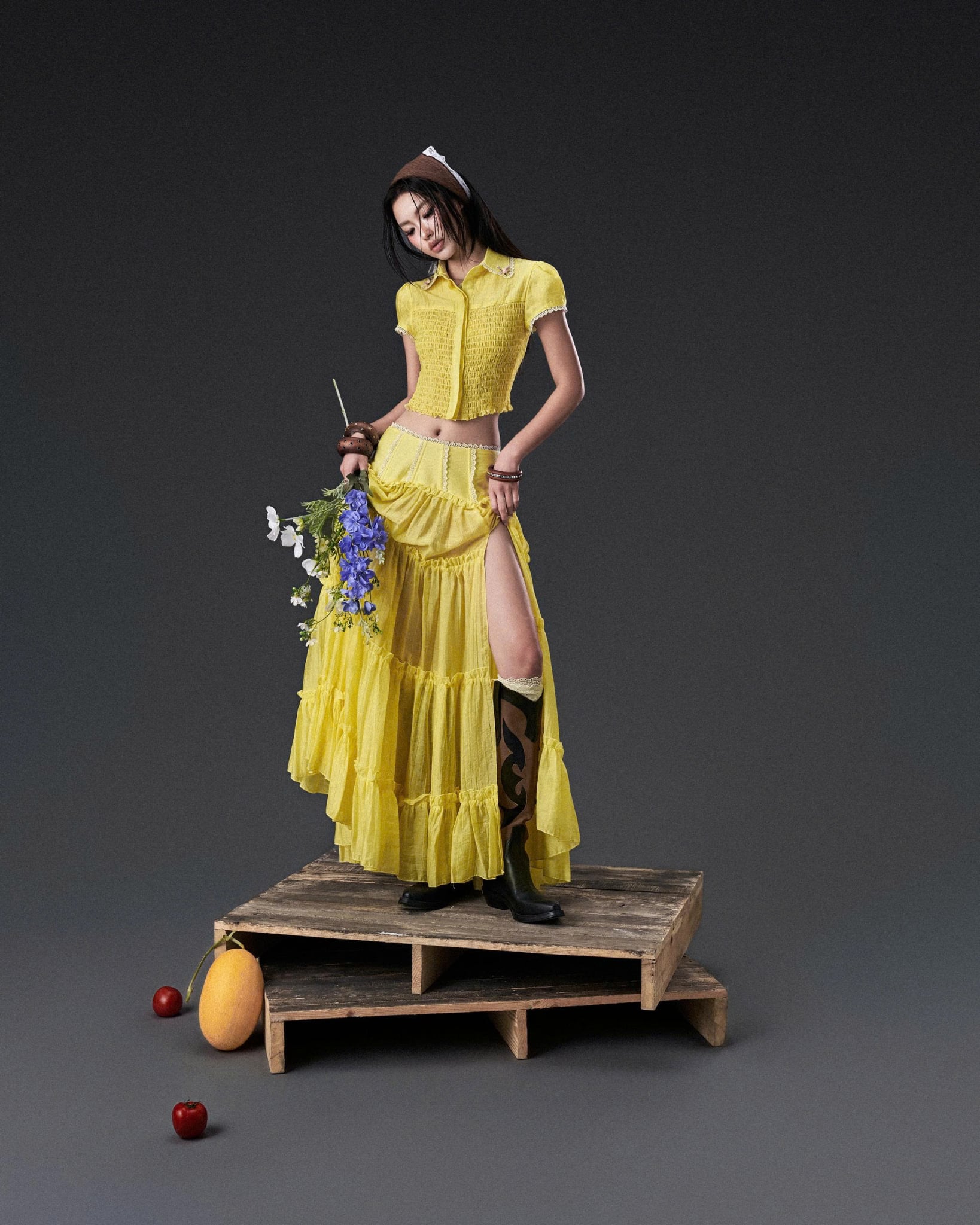 Chân váy dài xòe xẻ đùi phối ren xanh bơ - Yellow Wetsy Long Skirt