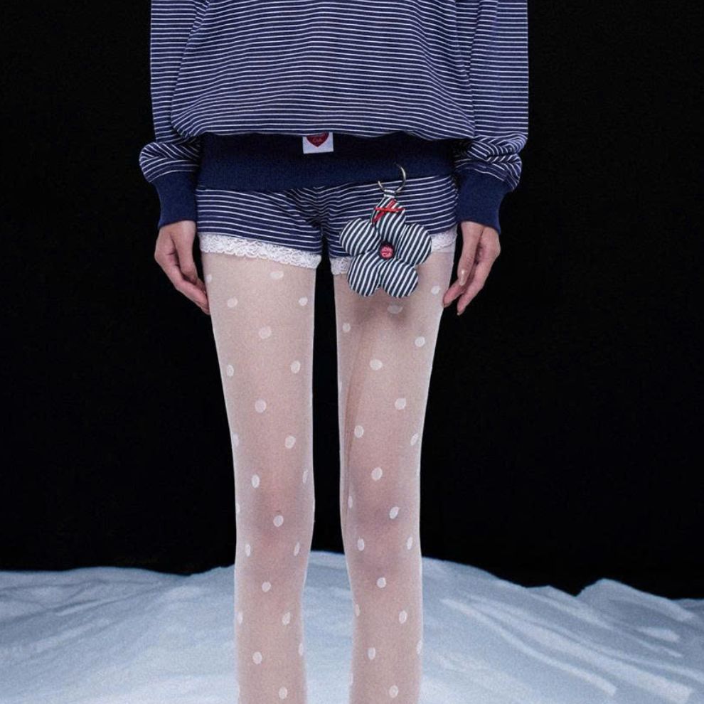 Quần ngắn sọc xanh trắng phối ren - Whispers Shorts