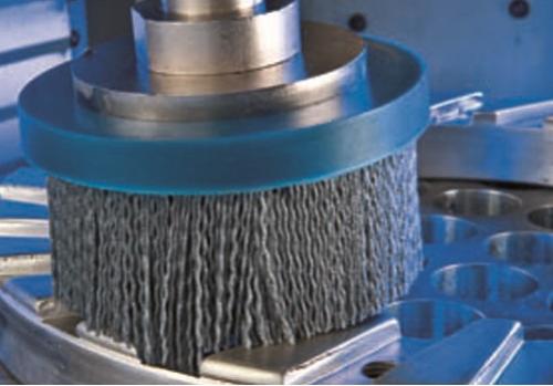 Công nghệ làm sạch bavia sử dụng chổi kỹ thuật