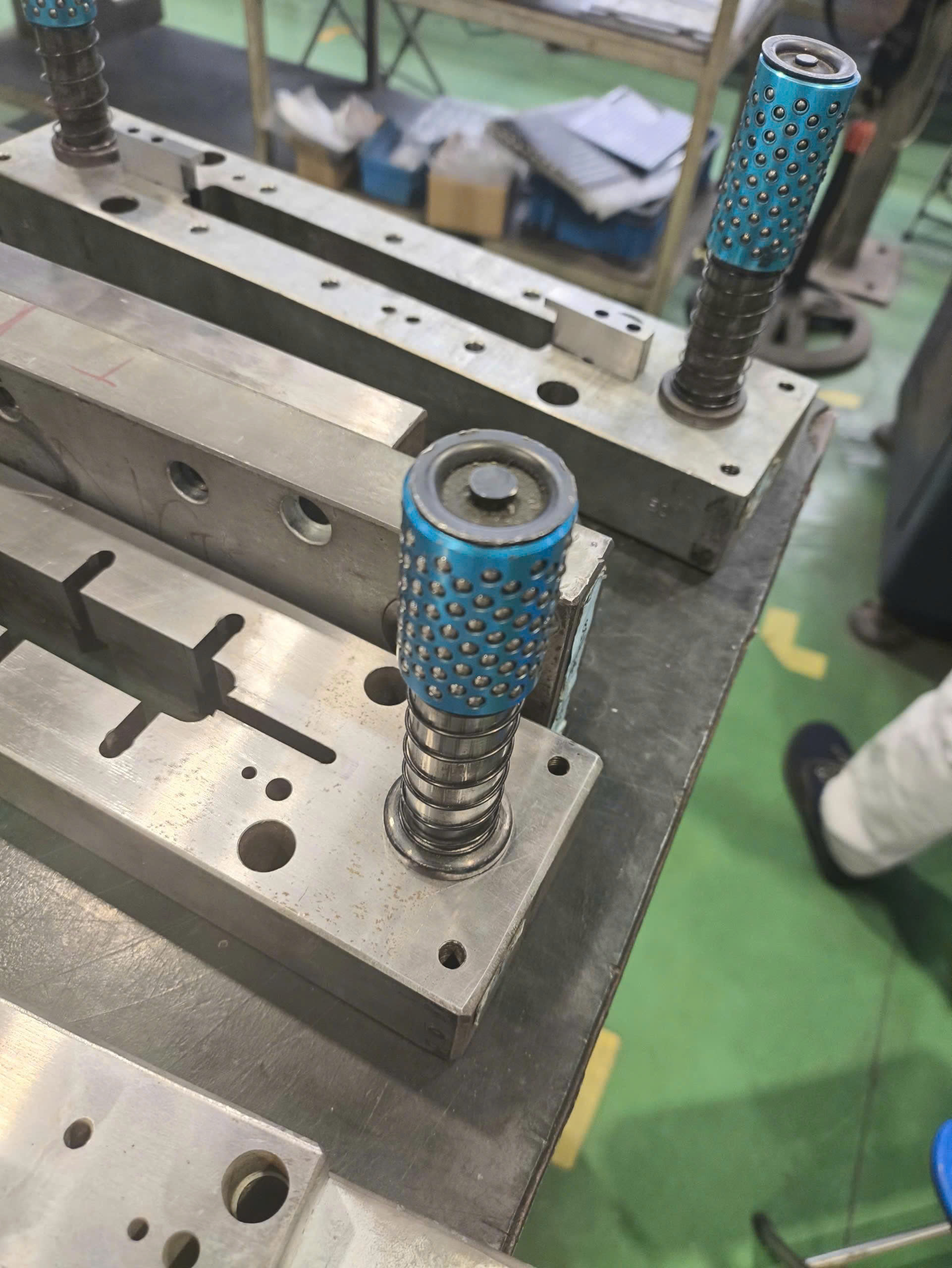 Bộ dẫn hướng (Guide Post Sets) RMSH/QMSH ứng dụng cho khuôn dập chính xác