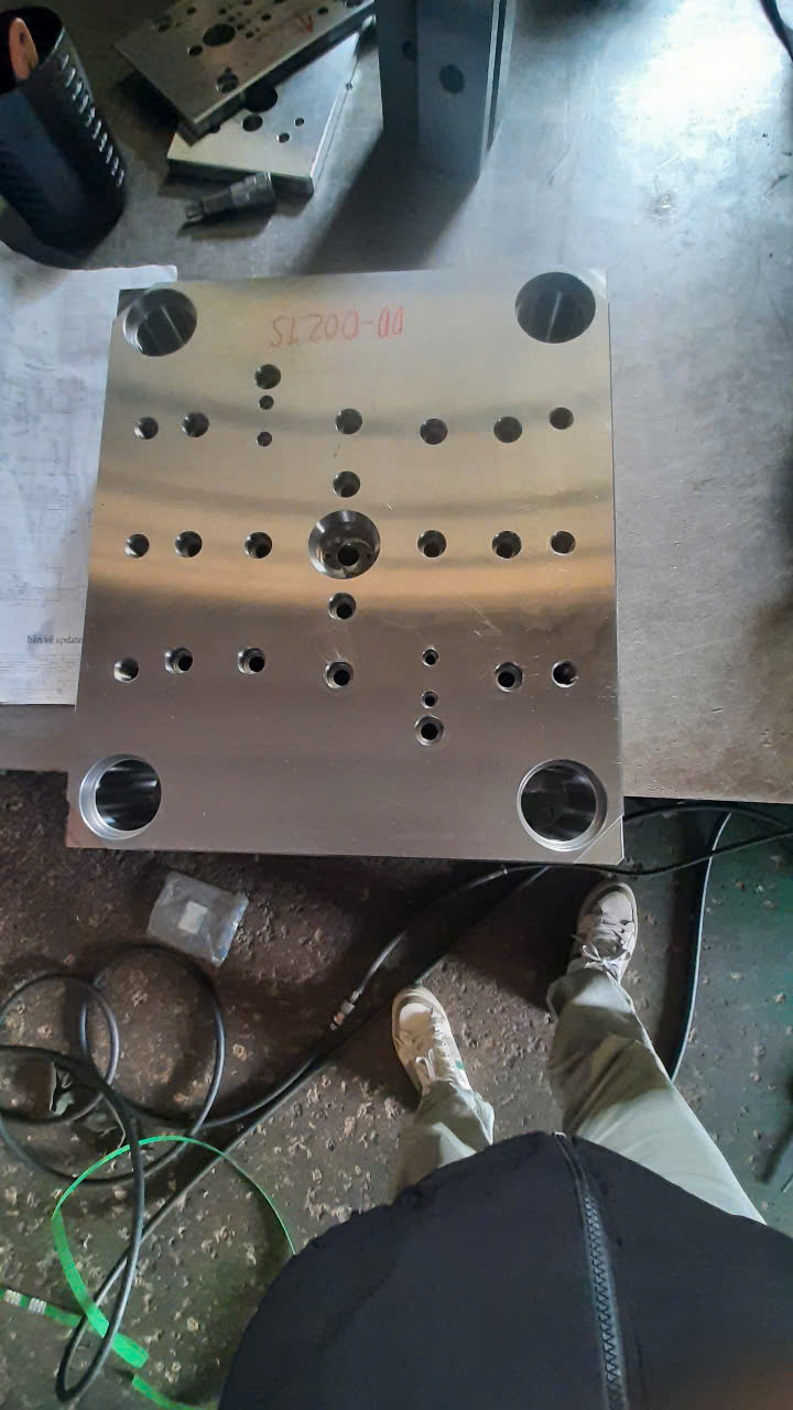 Hướng Dẫn Lựa Chọn Trục Dẫn Hướng Và Bạc Vai Khuôn Ép Nhựa