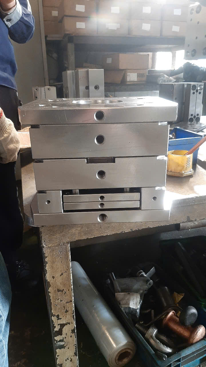 Tổng Quan Kỹ Thuật Khuôn Ép Nhựa Từ Thiết Kế Đến Vận Hành Công Nghiệp