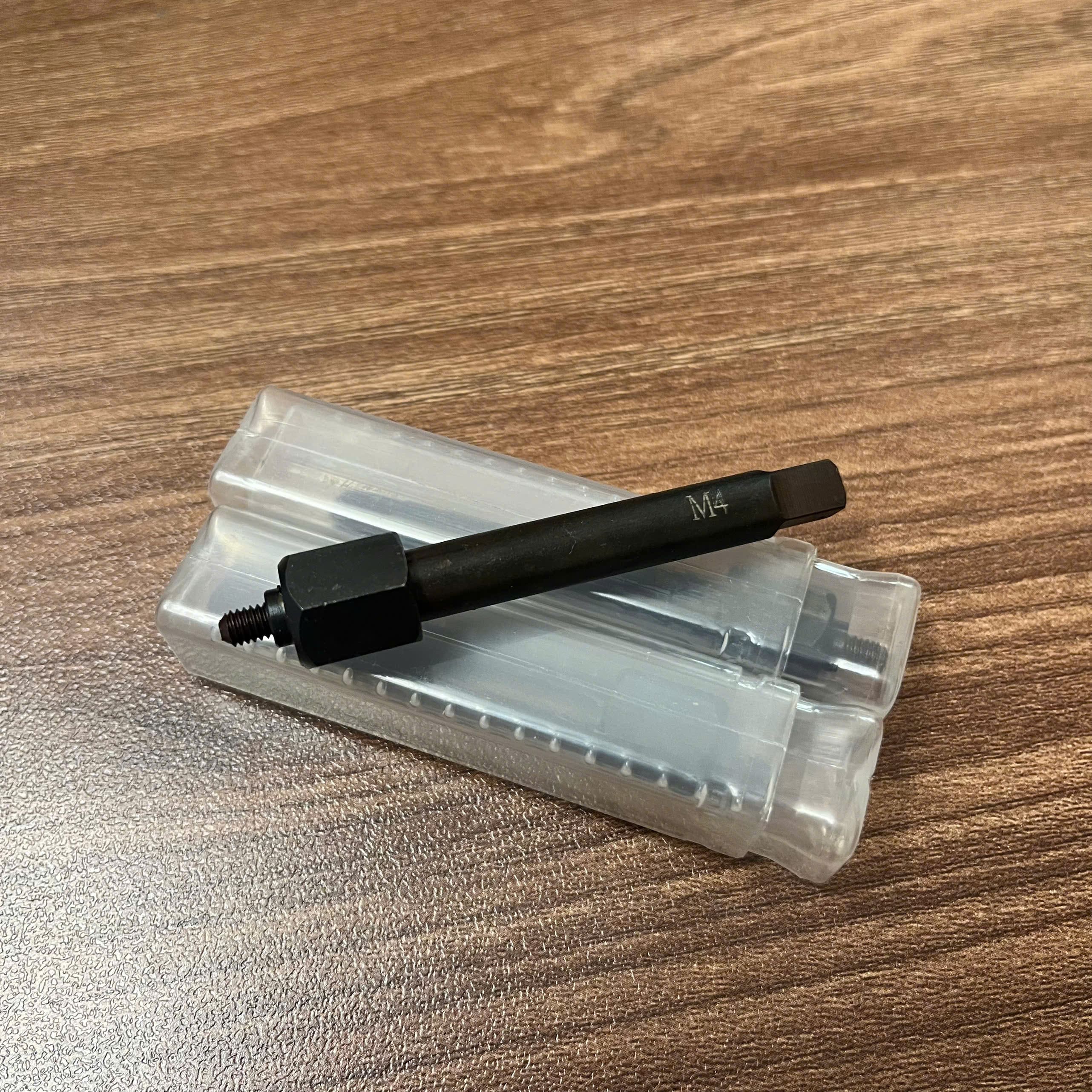 Dụng cụ cấy ren tự taro M5