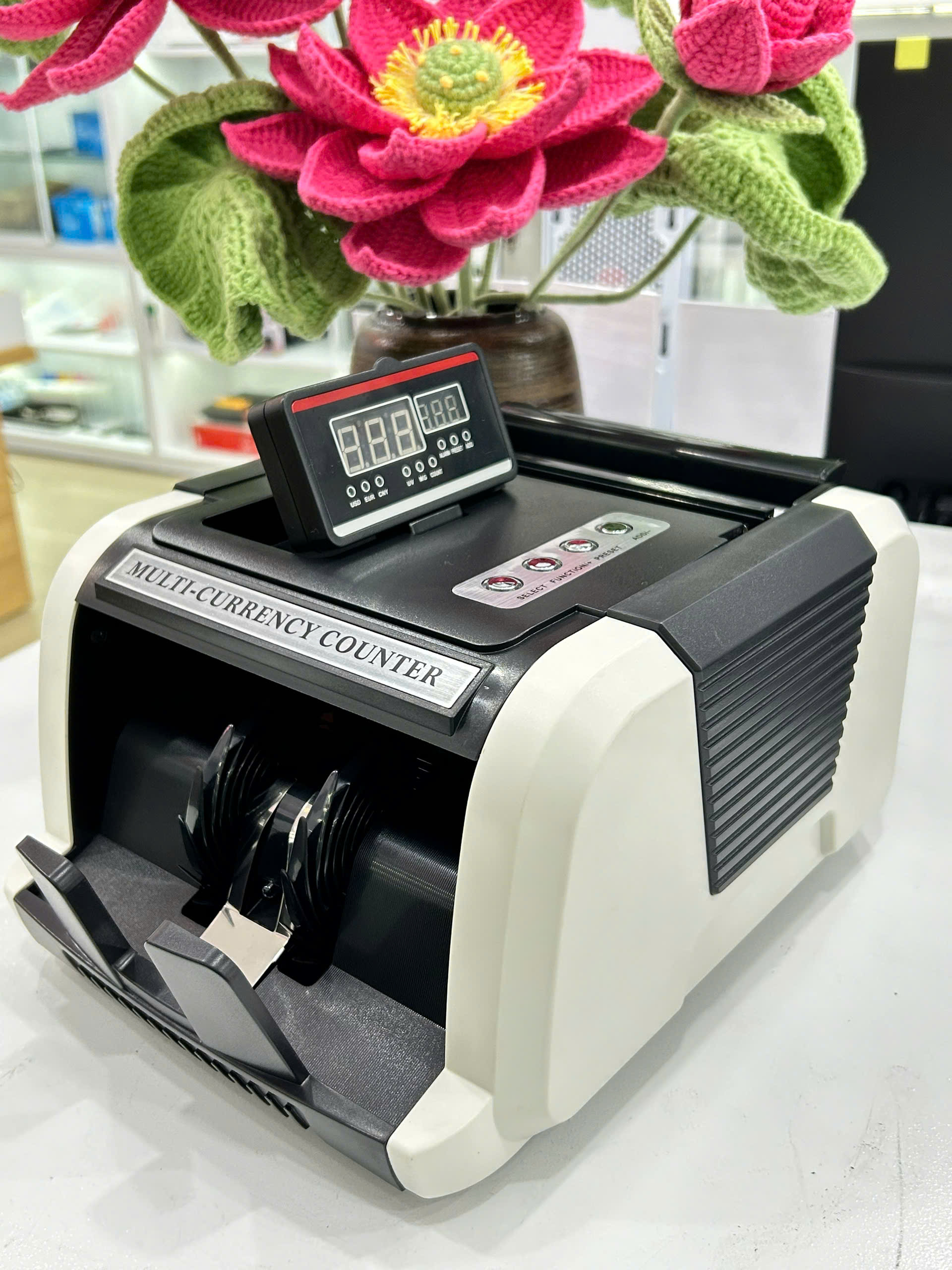 Máy đếm tiền
