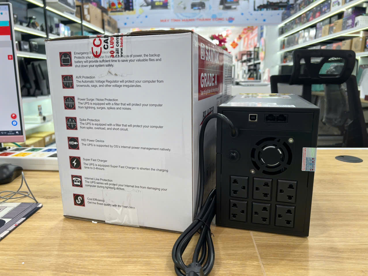 Bộ Lưu Điện UPS Santak Blazer Pro 2200