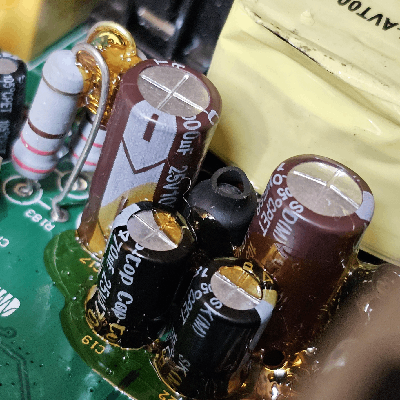 Sửa Điện Áp PSU Không Ổn Định – Tụ Phồng - Lọc Nhiễu Hỏng – Dịch Vụ Sửa Chữa PC Phú Quốc | Máy Tính Phú Quốc | Vi Tính Hải Đăng