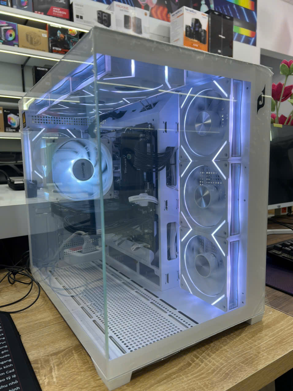 PC Gaming Intel Core i5 12400F  RX6600 8GB  RAM 16GB  SSD 512GB