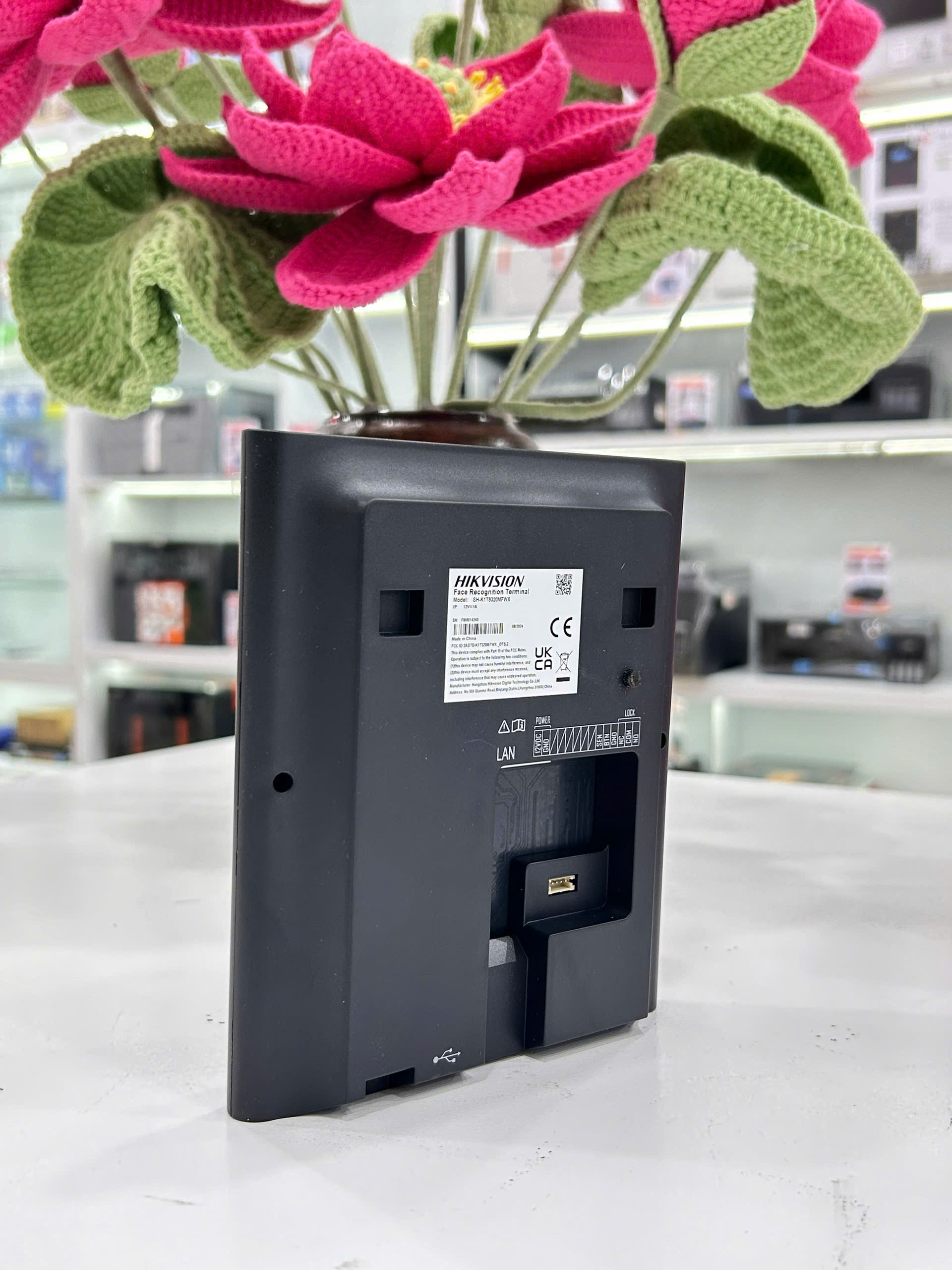 Máy chấm công nhận diện khuôn mặt, vân tay HIKVISION SH-K1T9320MFWX