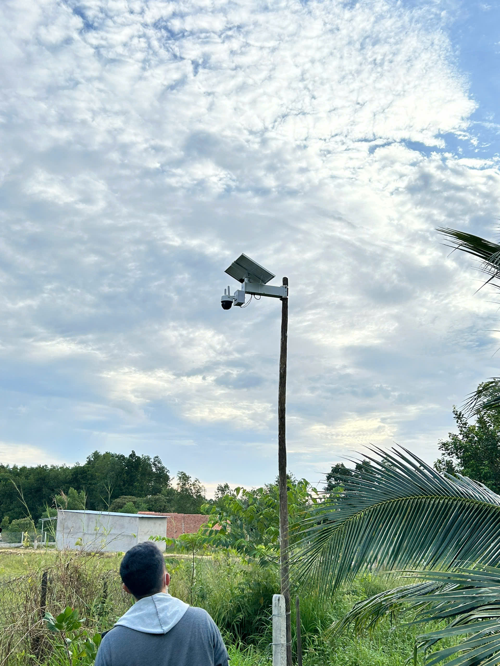 Thi Công Camera Ngoài Trời – Chịu Mưa Nắng, Giám Sát 24/7 – Dịch Vụ Lắp Đặt Camera Phú Quốc | Máy Tính Phú Quốc | Vi Tính Hải Đăng