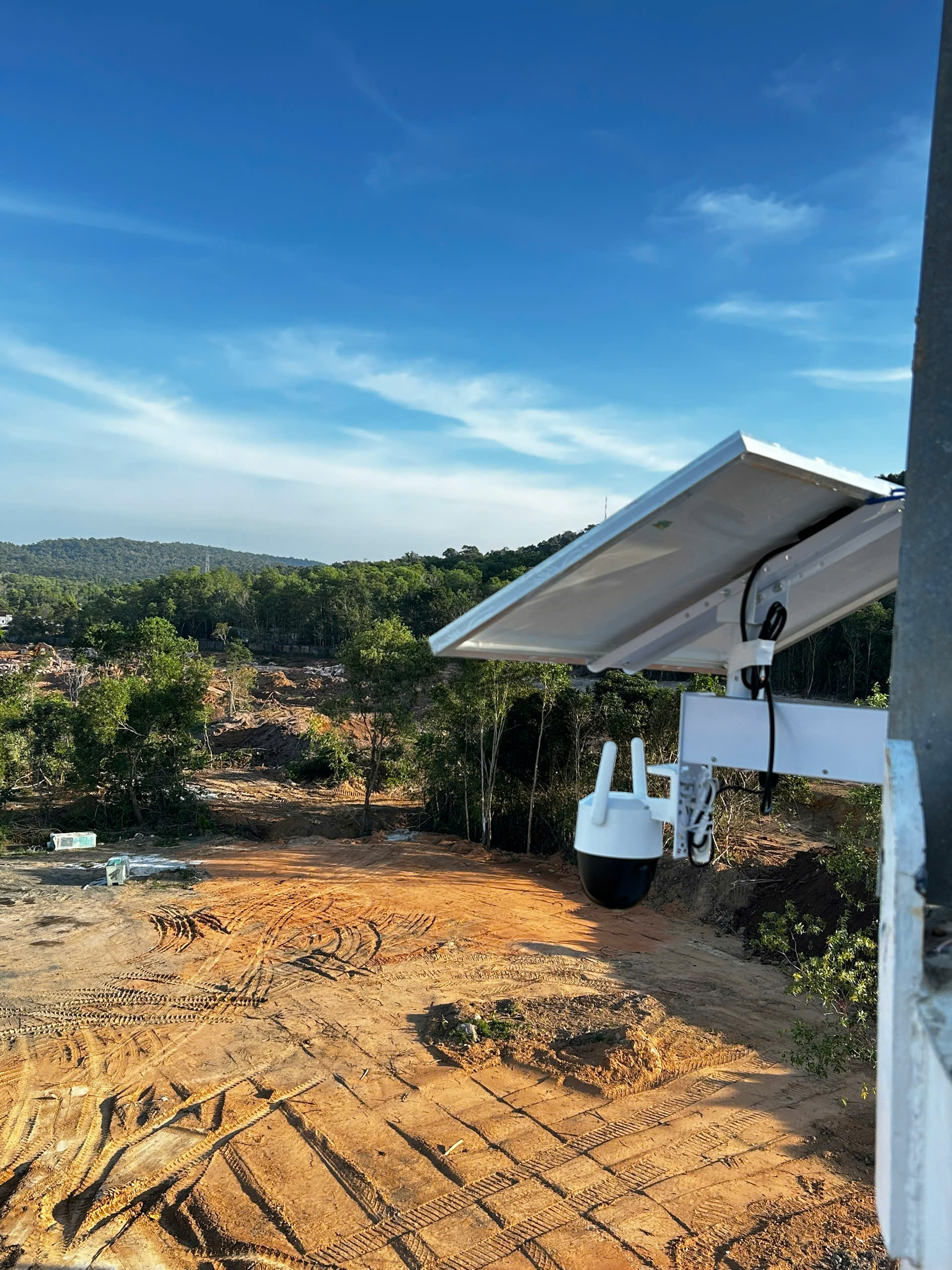 Thi Công Camera Năng Lượng Mặt Trời Cho Khu Vực Không Có Điện – Dịch Vụ Lắp Đặt Camera Phú Quốc | Máy Tính Phú Quốc | Vi Tính Hải Đăng