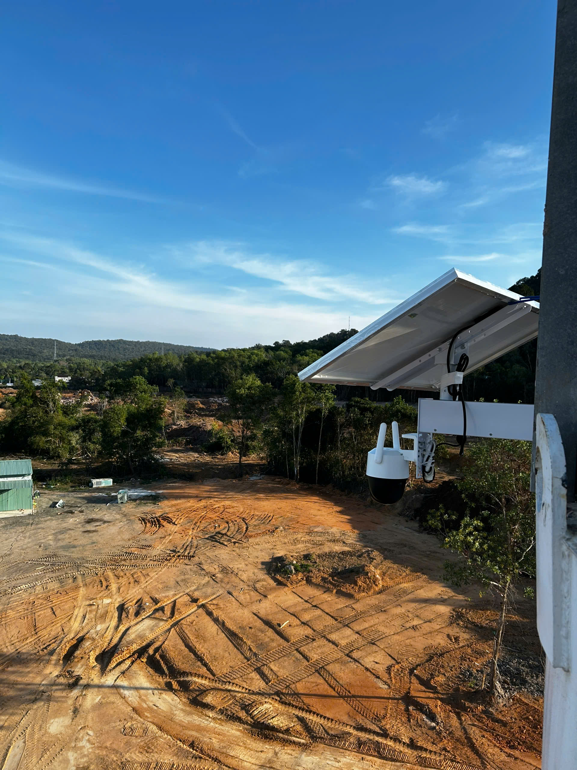 Thi Công Camera Năng Lượng Mặt Trời Cho Khu Vực Không Có Điện – Dịch Vụ Lắp Đặt Camera Phú Quốc | Máy Tính Phú Quốc | Vi Tính Hải Đăng