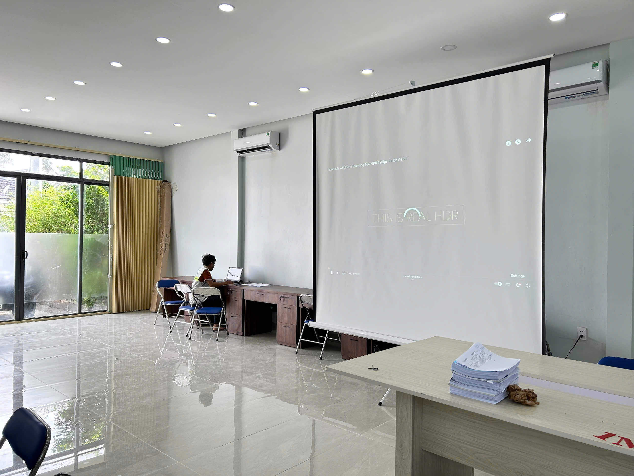 Thi Công Lắp Đặt Máy Chiếu Trọn Gói – Dịch Vụ Thi Công Lắp Đặt Phú Quốc | Máy Tính Phú Quốc | Vi Tính Hải Đăng