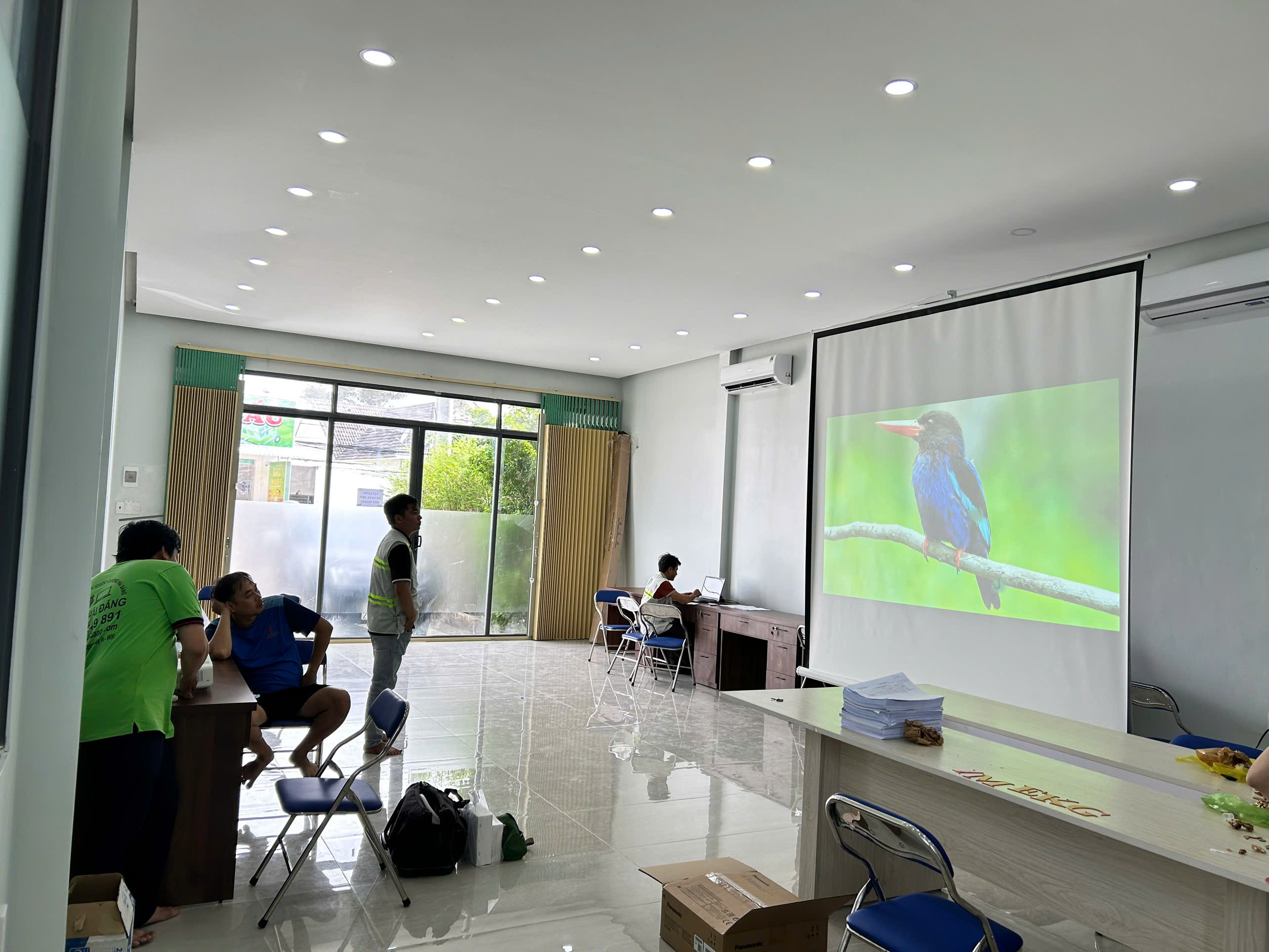 Dịch vụ giao nhận sửa máy chiếu – Dịch Vụ Sửa Giao Nhận Tận Nơi Phú Quốc | Máy Tính Phú Quốc | Vi Tính Hải Đăng