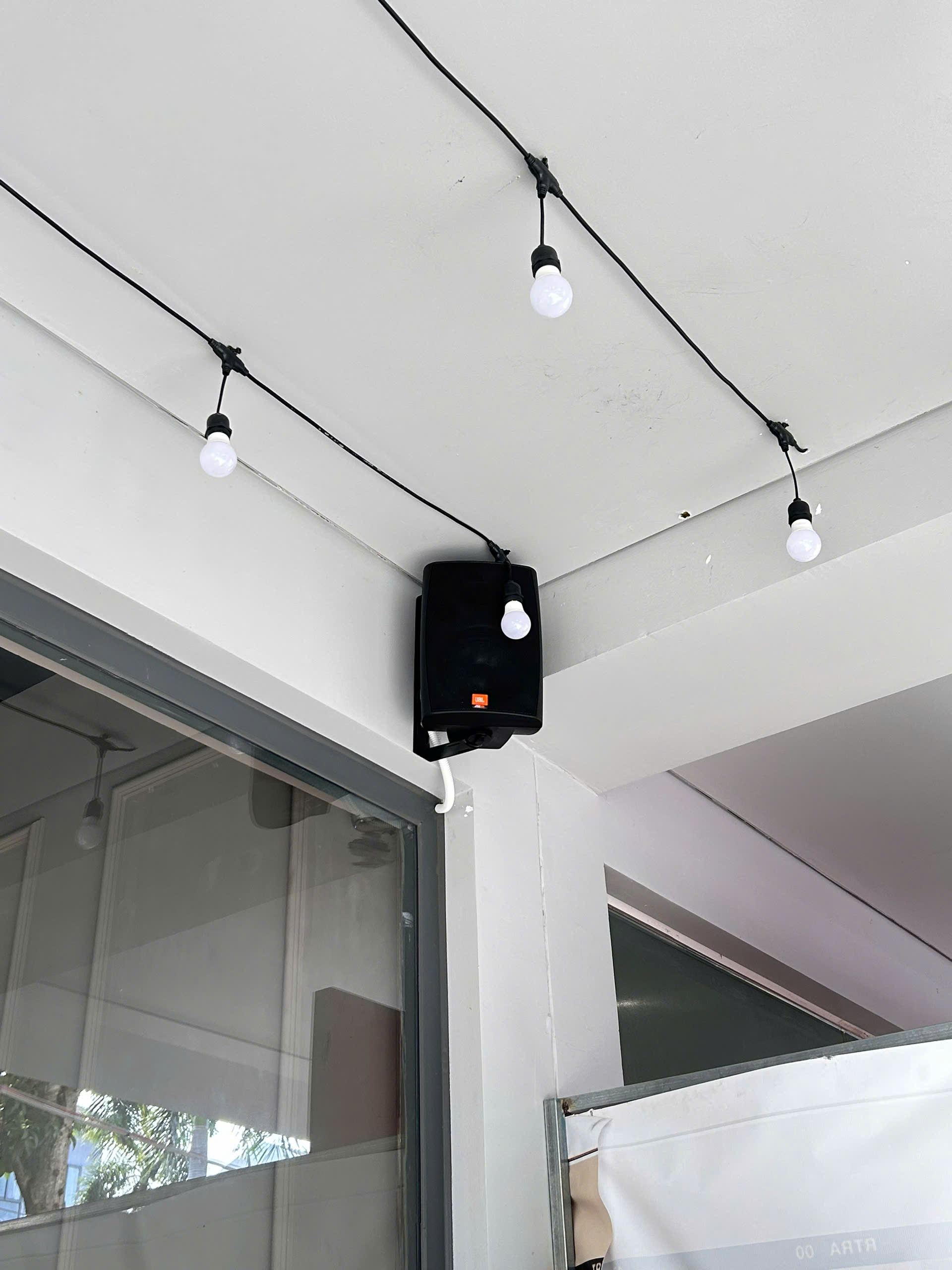 Nhận sửa âm thanh quán cà phê, nhà hàng – Dịch Vụ Sửa Giao Nhận Tận Nơi Phú Quốc | Máy Tính Phú Quốc | Vi Tính Hải Đăng