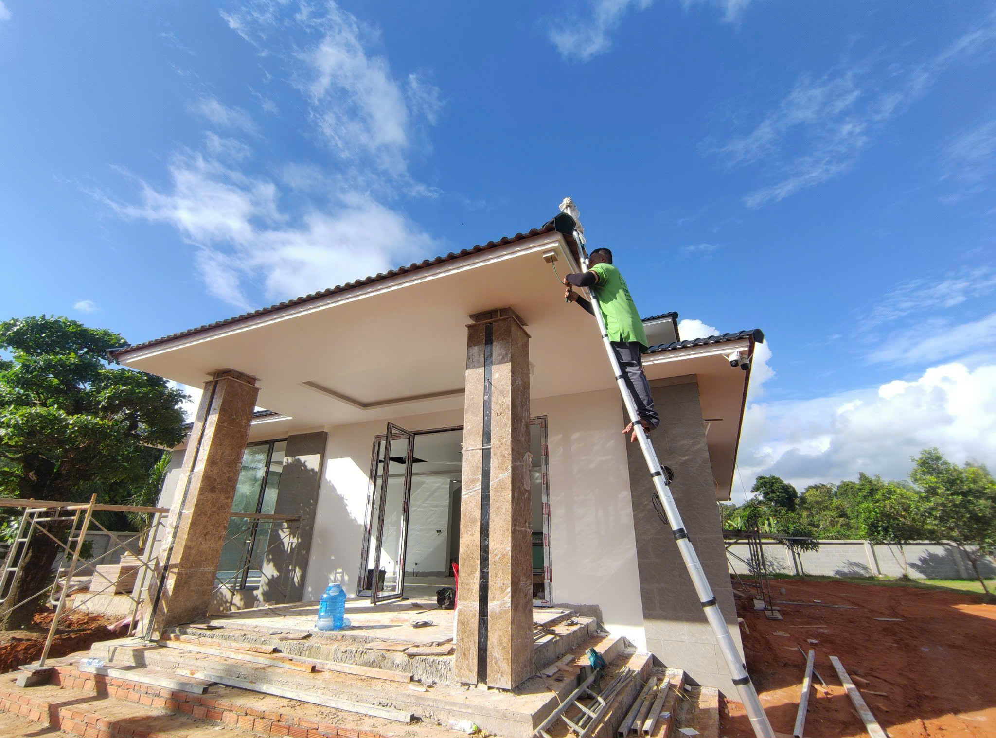 Thi Công Camera Nhà Mới Xây – Đi Dây Âm Tường Từ Đầu – Dịch Vụ Lắp Đặt Camera Phú Quốc | Máy Tính Phú Quốc | Vi Tính Hải Đăng