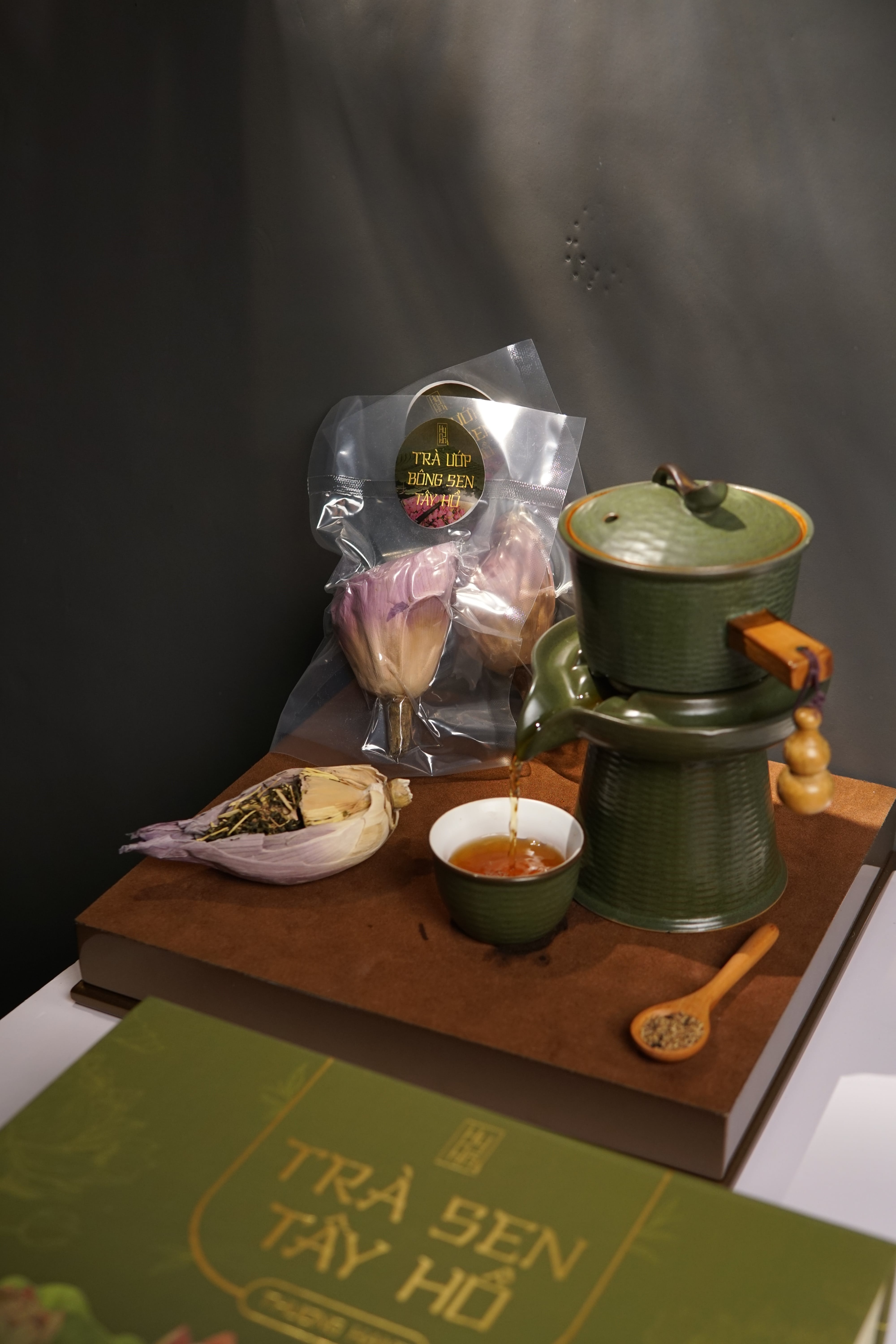 TRÀ SEN TÂY HỒ – TINH HOA TRÀ VIỆT